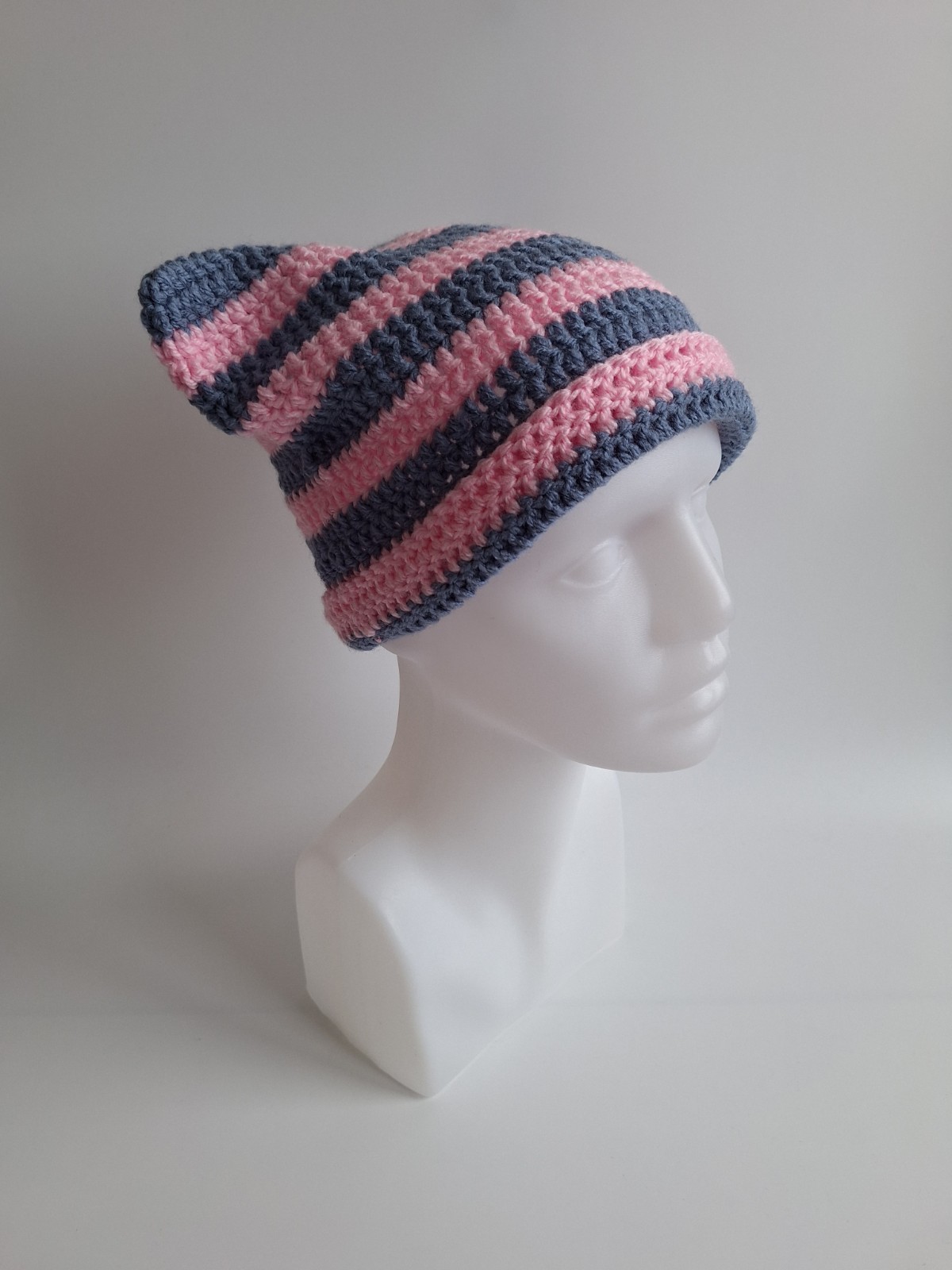 Gehaakte muts | Lichtroze en denimblauw