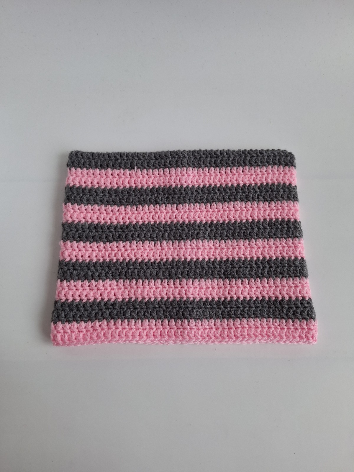 Gehaakte muts | Lichtroze en donkergrijs