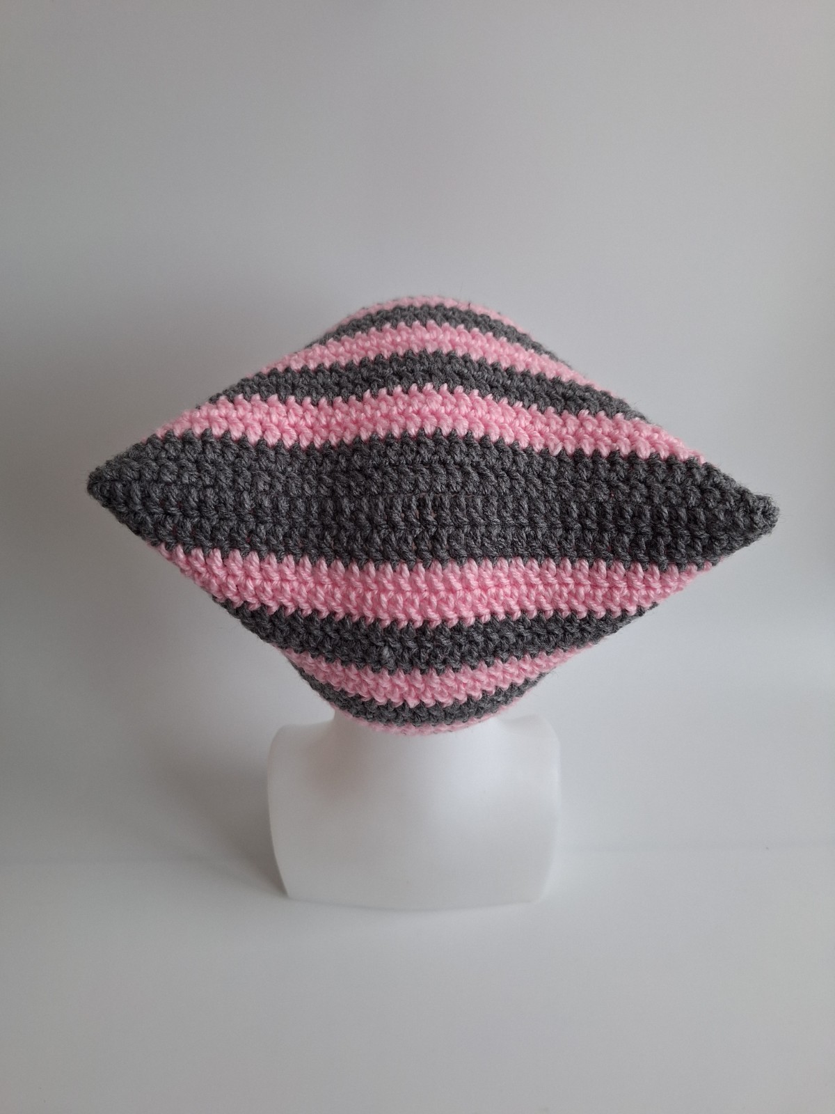 Gehaakte muts | Lichtroze en donkergrijs