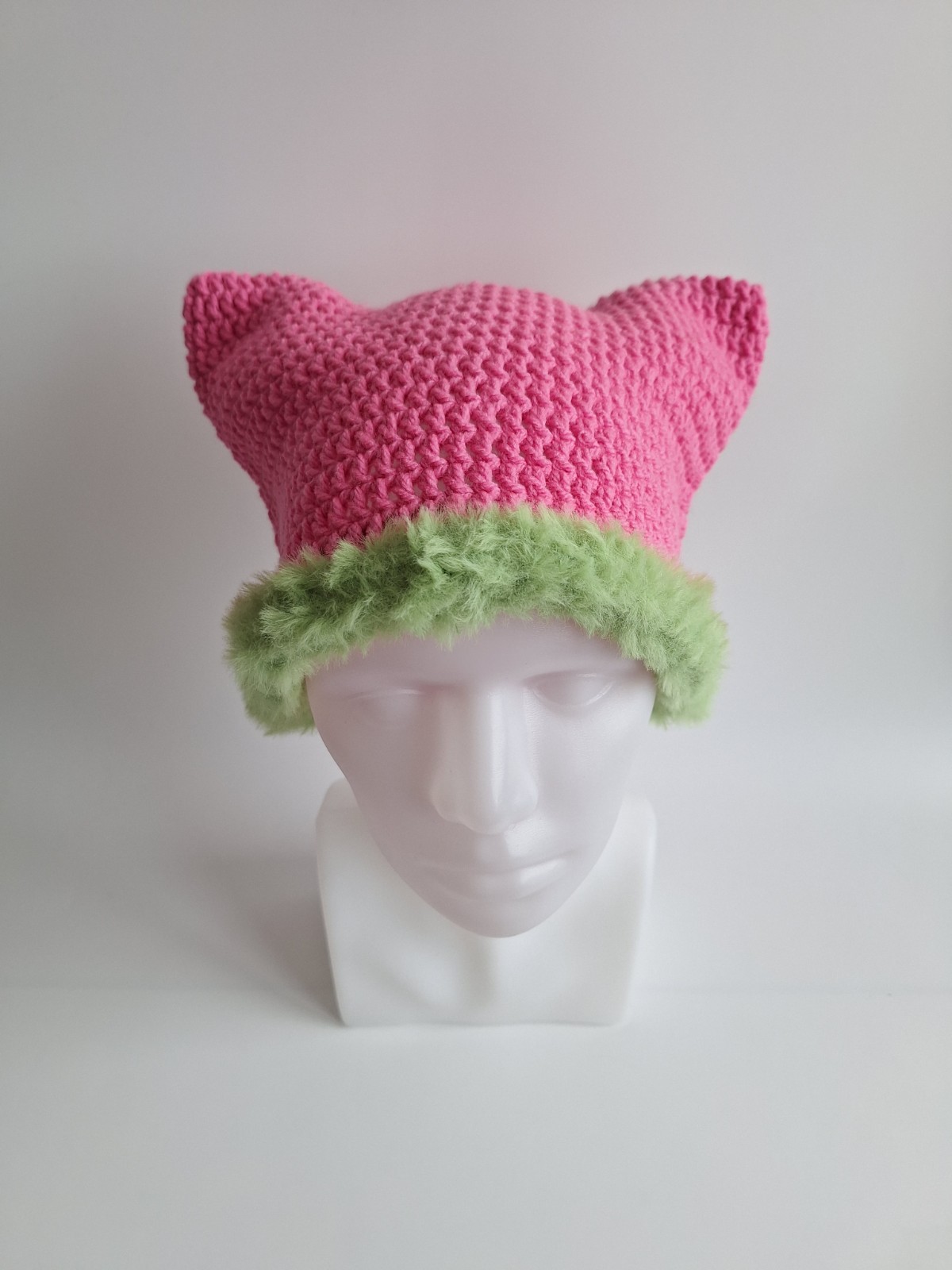 Gehaakte muts met imitatiebont | Barbie roze en groen