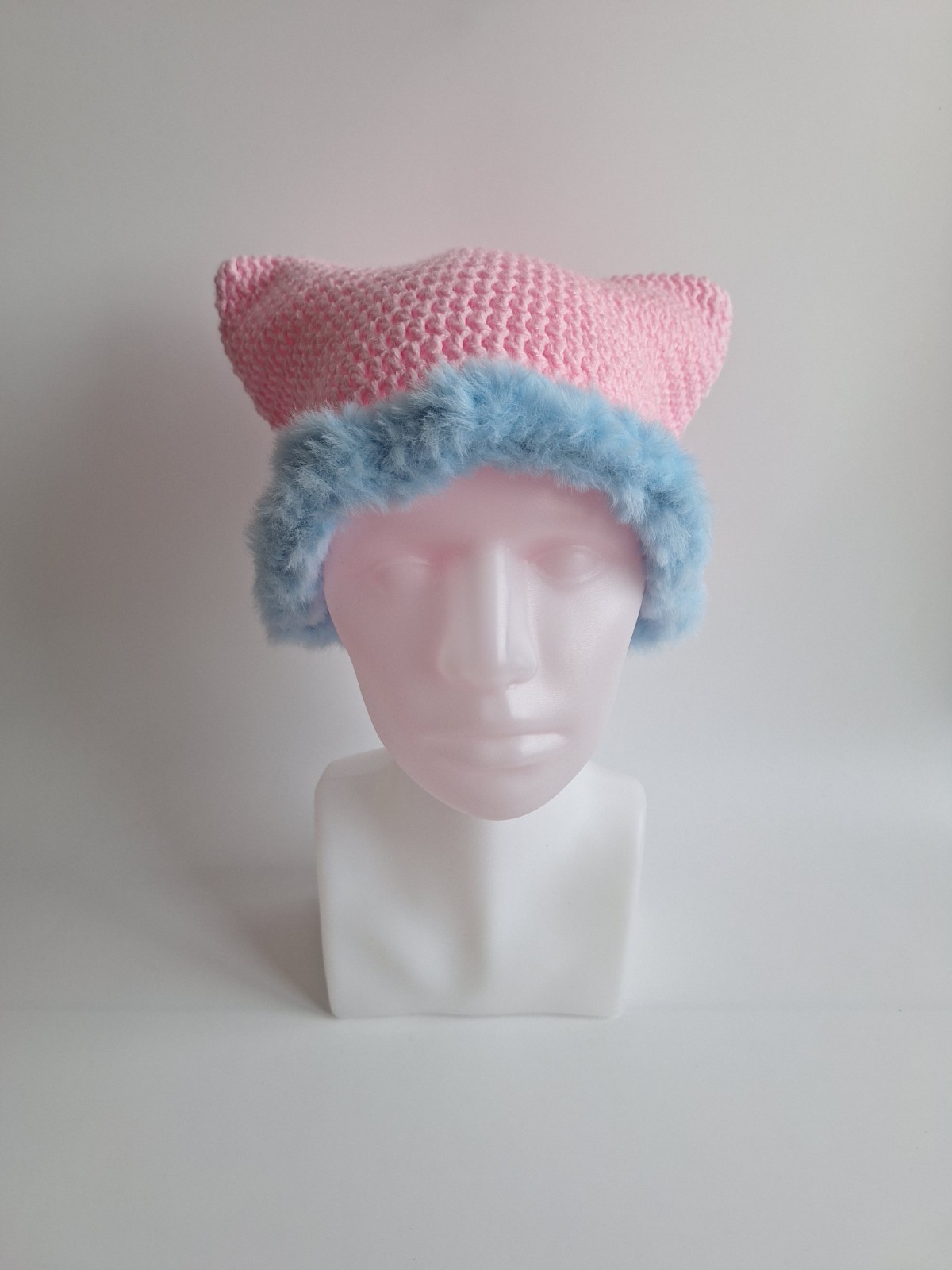 Gehaakte muts met imitatiebont | Lichtroze en lichtblauw