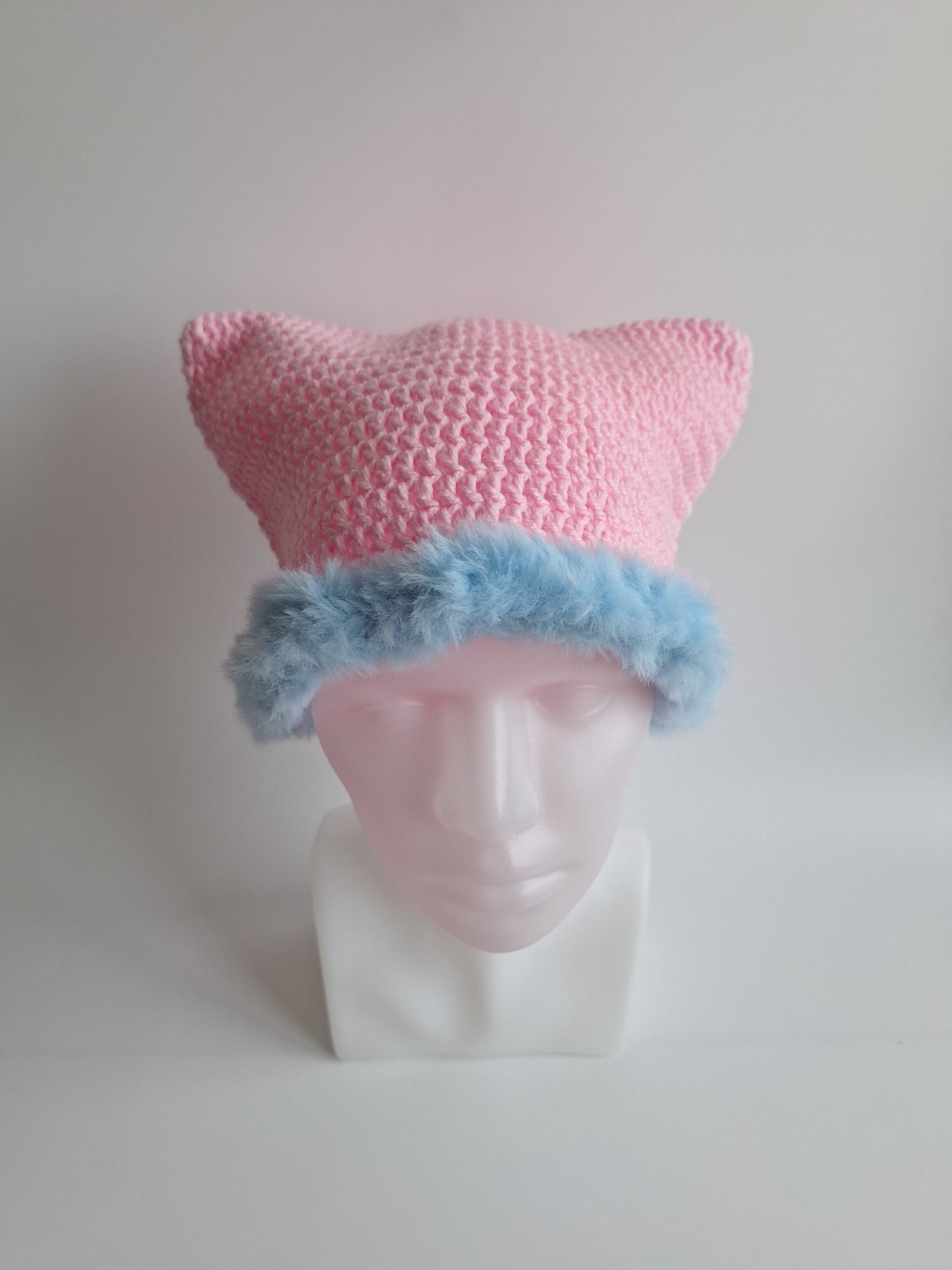 Gehaakte muts met imitatiebont | Lichtroze en lichtblauw