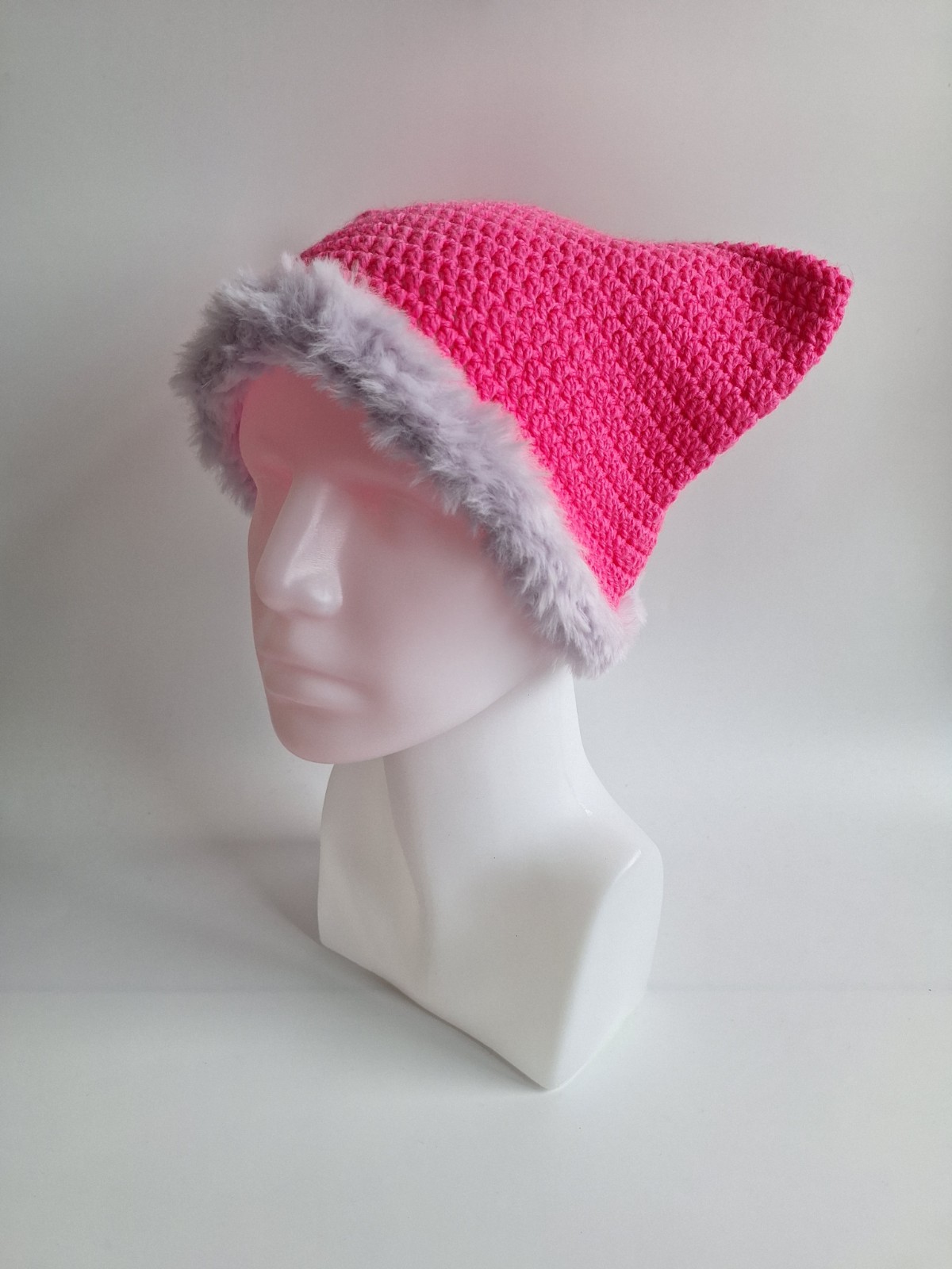 Gehaakte muts met imitatiebont | Neon roze en lila