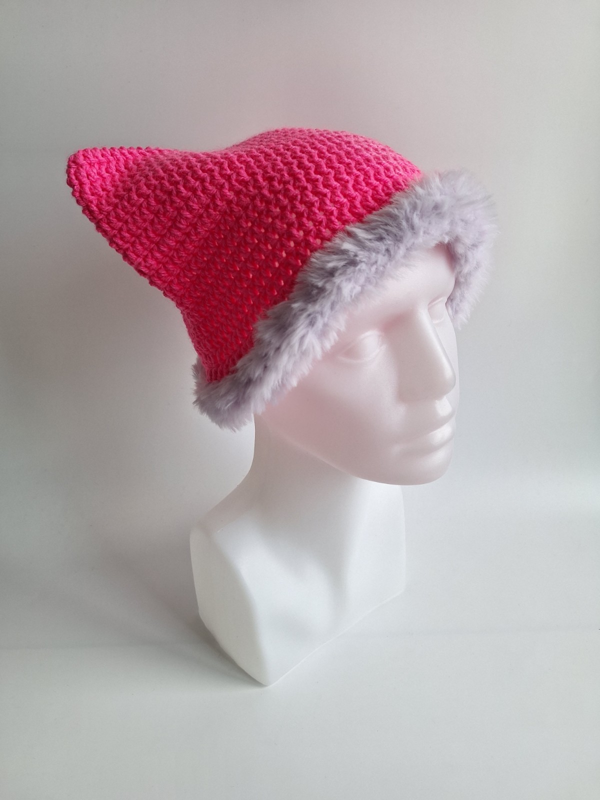 Gehaakte muts met imitatiebont | Neon roze en lila