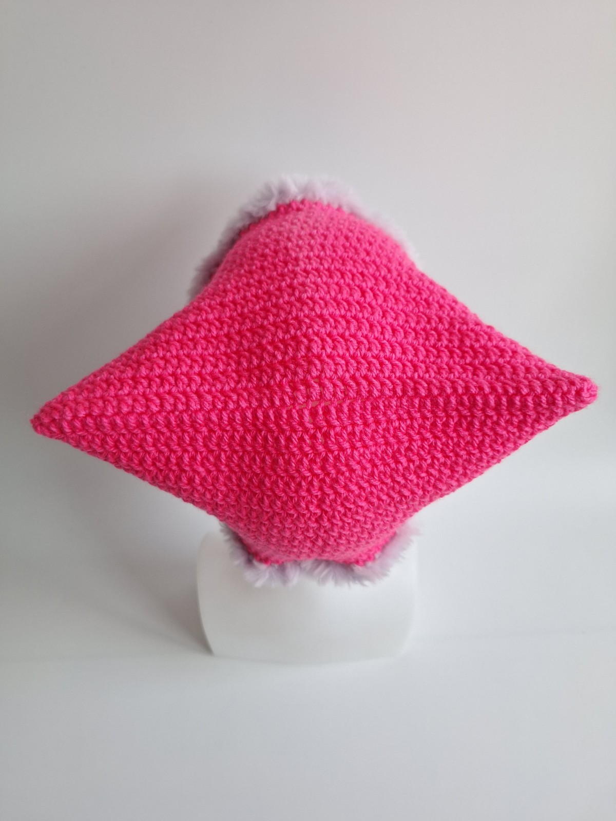 Gehaakte muts met imitatiebont | Neon roze en lila