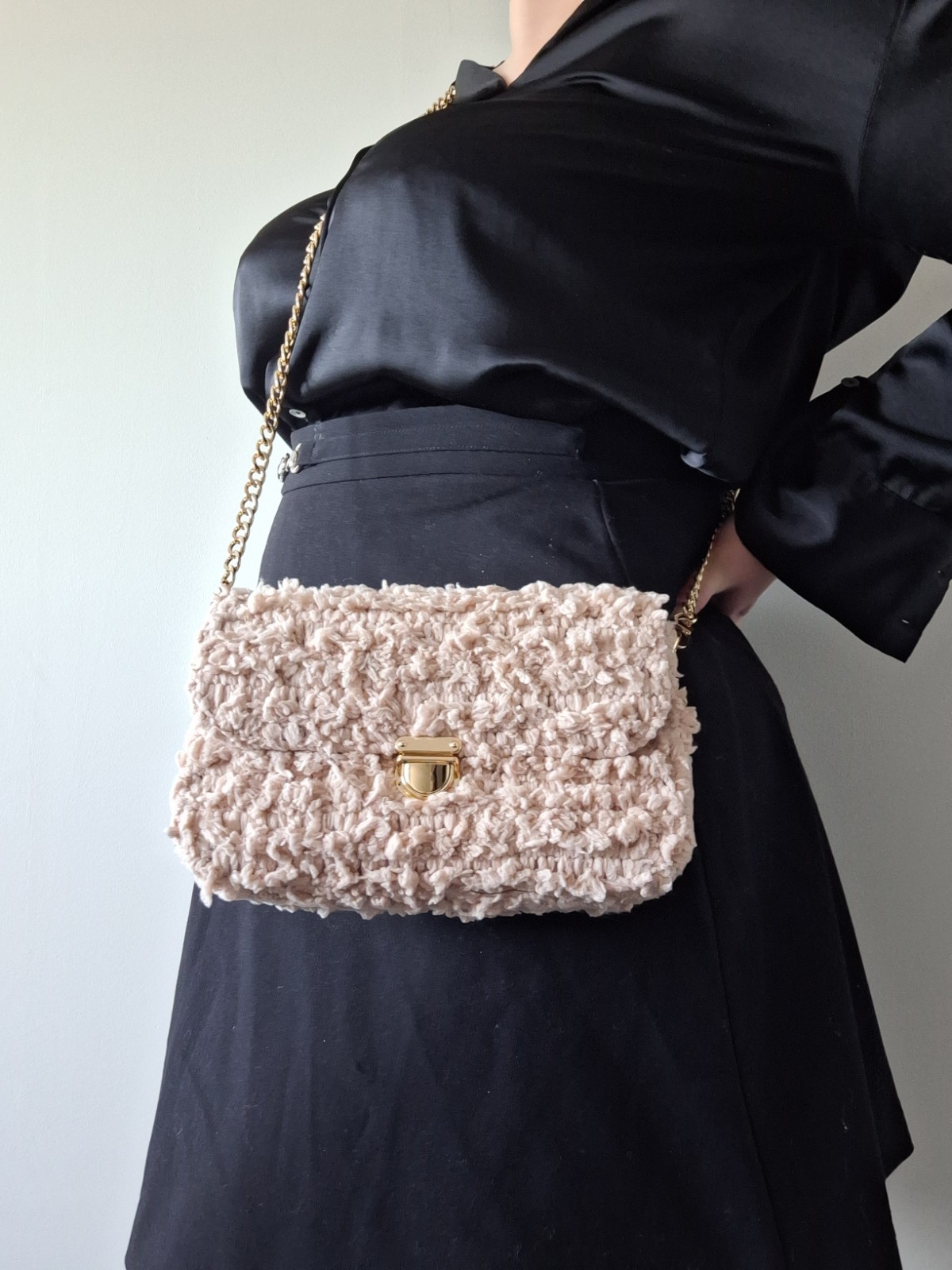 Geweven crossbody tas | Beige en goud - 105846 Geweven crossbody tas | Beige en goud