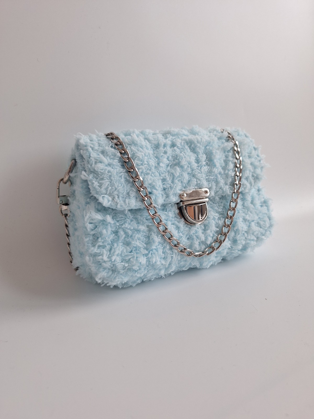Geweven crossbody tas | Lichtblauw en zilver
