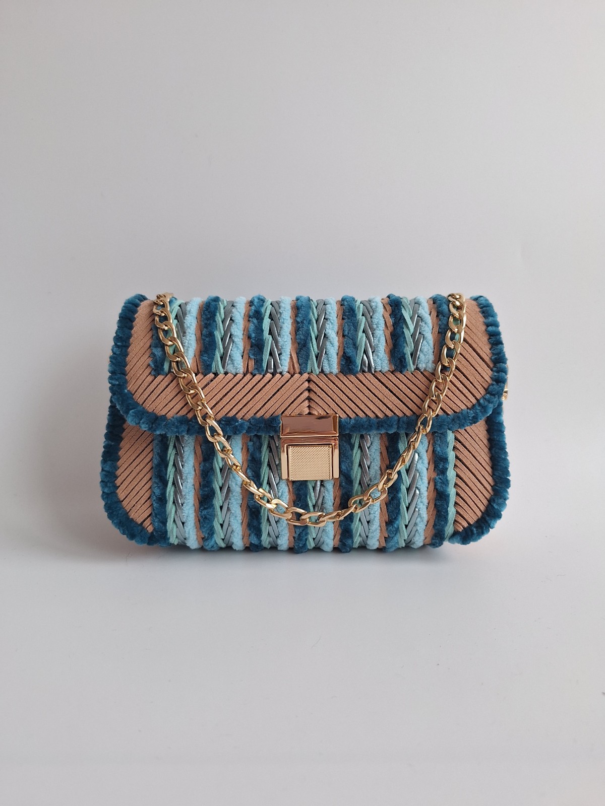 Geweven crossbody tas | Lichtblauw, petrol, turquoise, lichtbruin en goud
