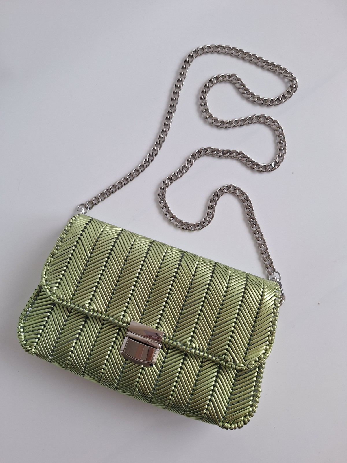 Geweven crossbody tas | Metallic groen en zilver