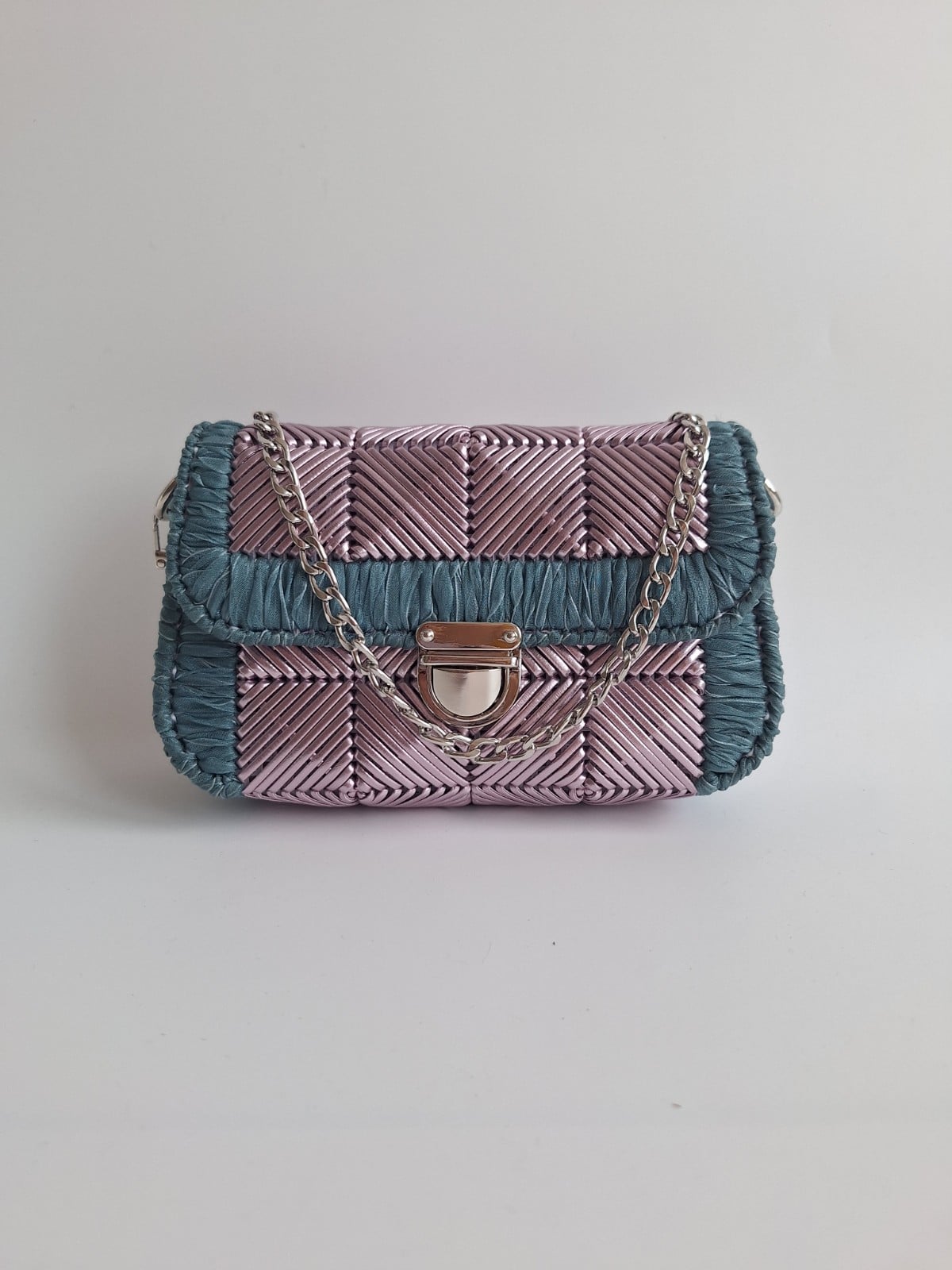 Geweven crossbody tas | Metallic paars en denimblauw