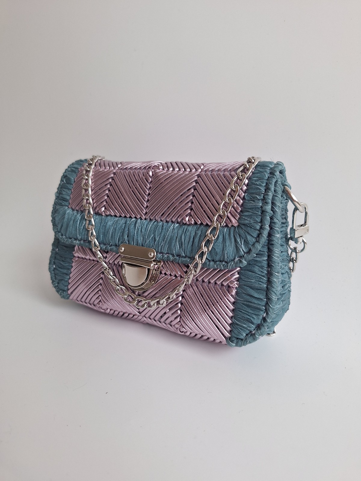 Geweven crossbody tas | Metallic paars en denimblauw