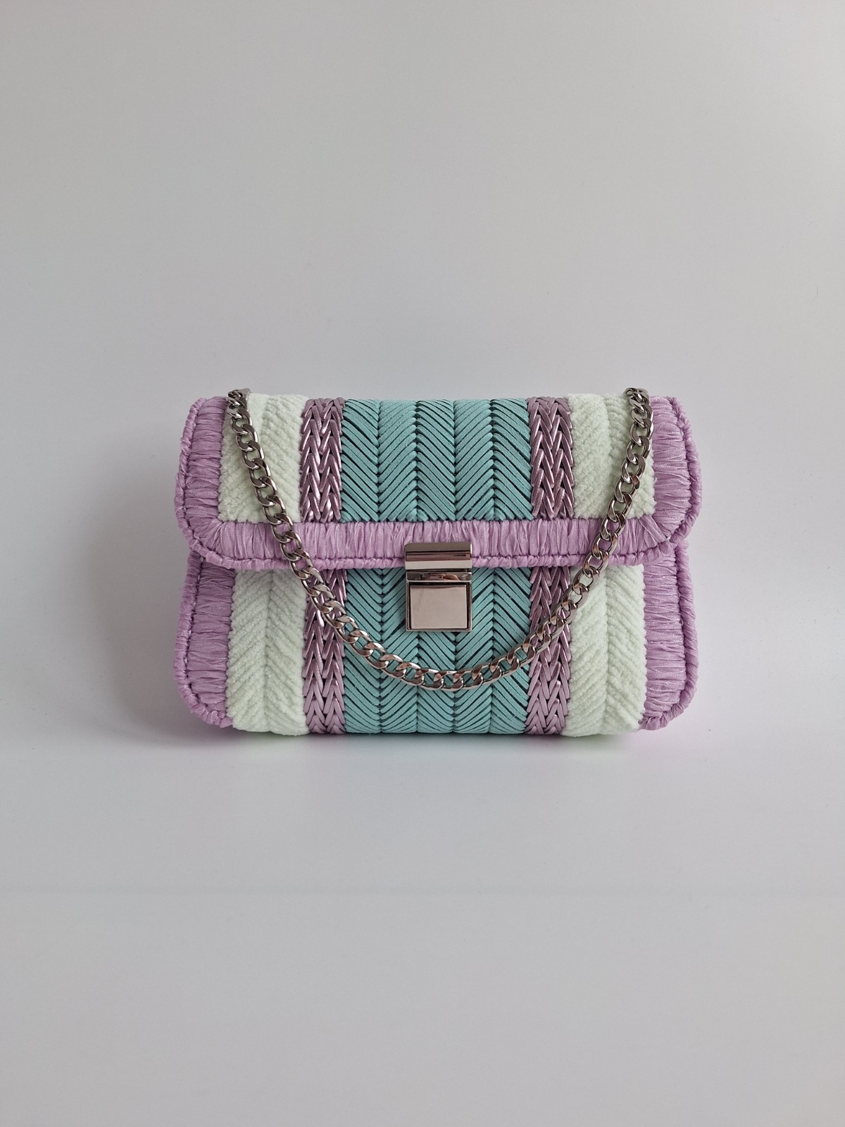 Geweven crossbody tas | Turquoise, lila, pastel geel en zilver