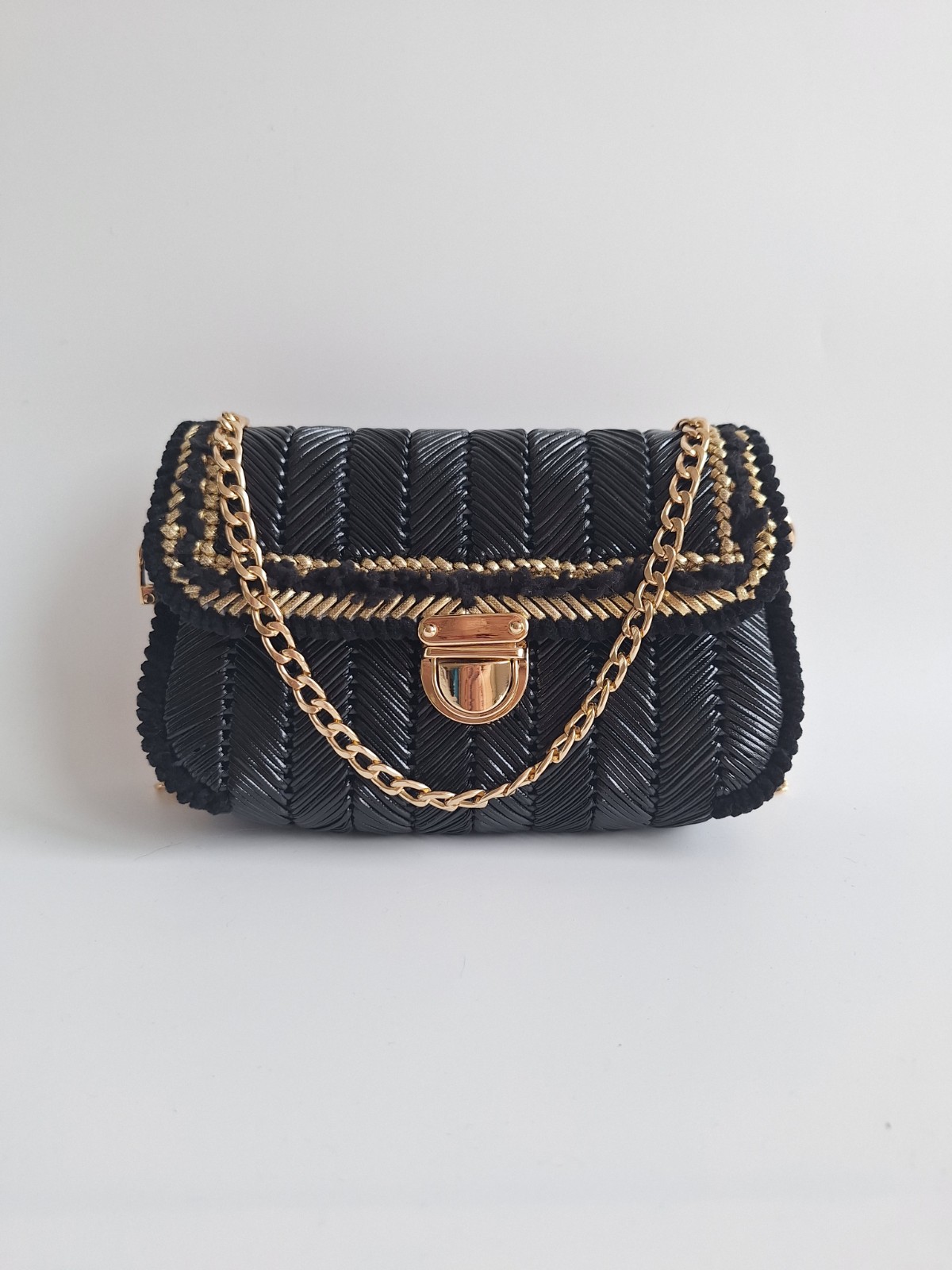 Geweven crossbody tas | Zwart en goud