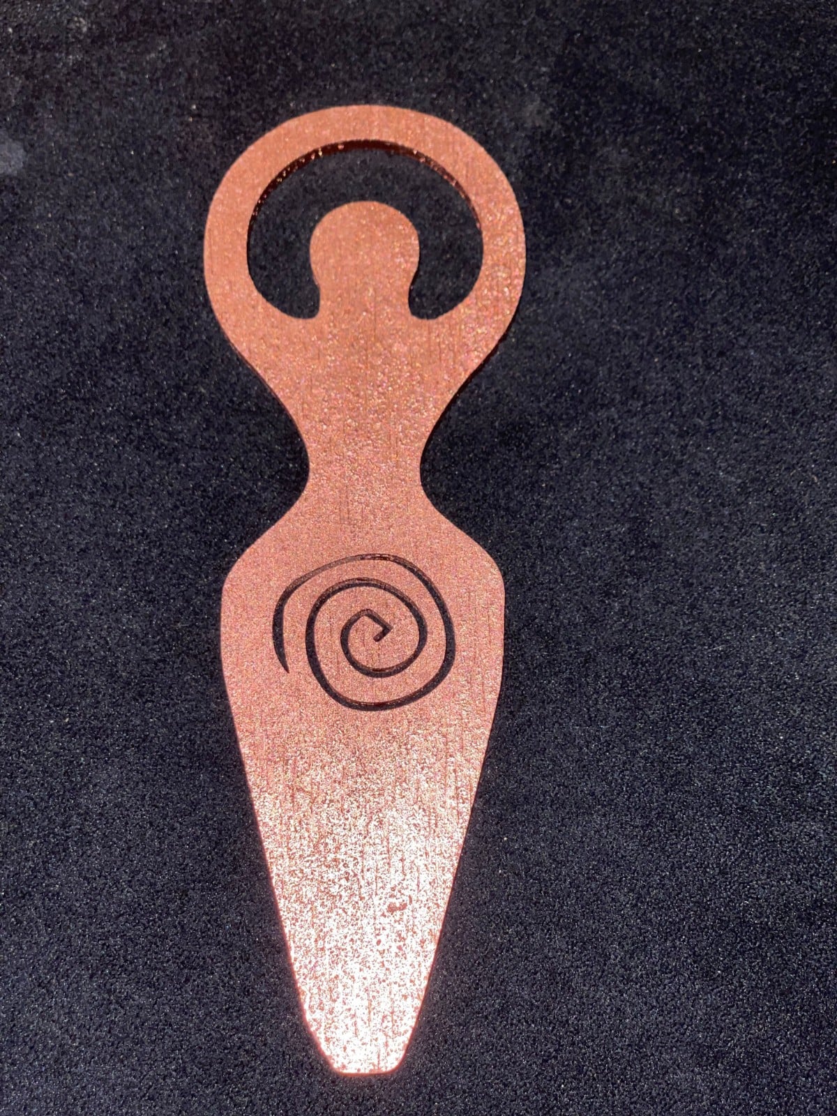 Houten Boekenlegger – Godinnenenergie met Spiraal | Spiritueel & Handgemaakt