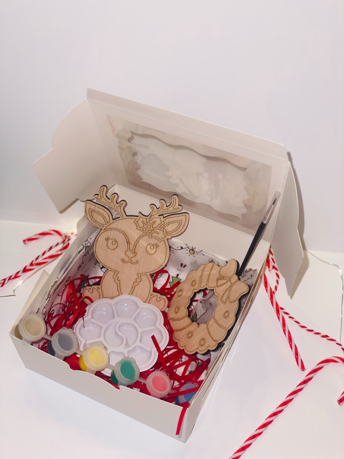 Houten Christmas DIY Craft Set – Rendier & Wreath Ornamenten – Pa… - 106166 Houten Christmas DIY Craft Set – Rendier & Wreath Ornamenten – Paint Kit voor Kinderen – Inclusief Verf en Kwast – Leuk Kerstcadeau