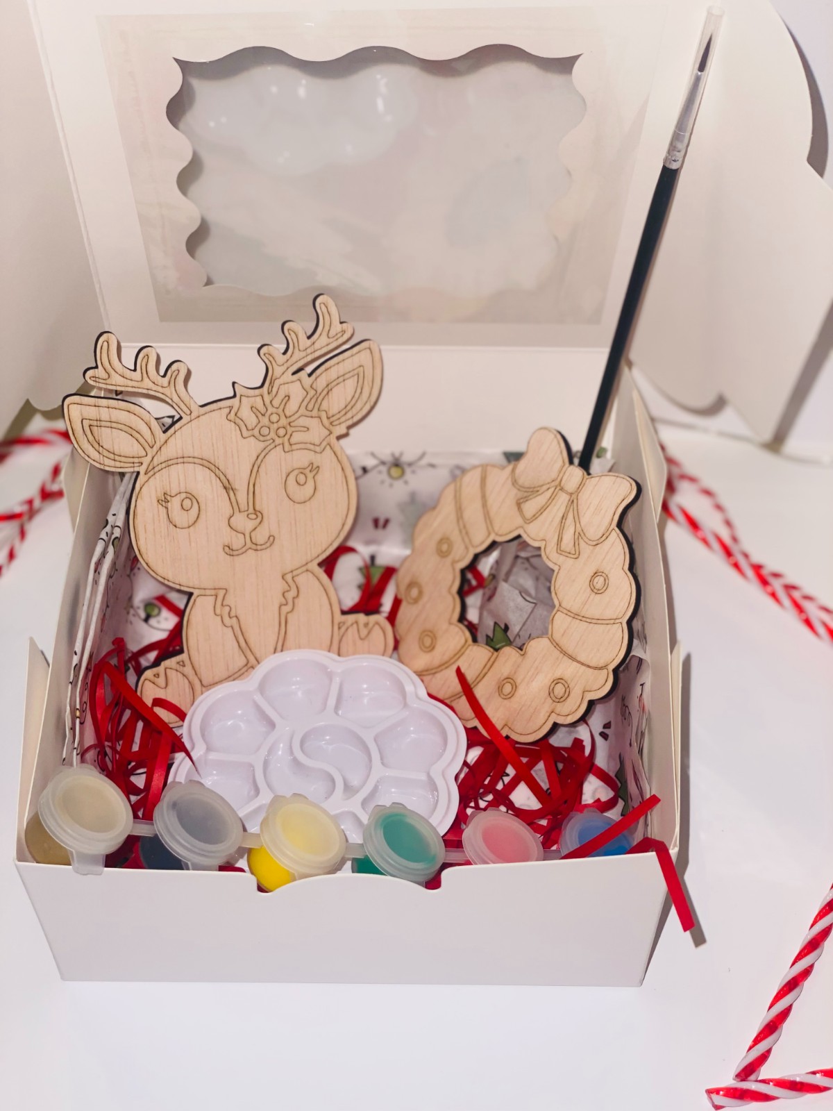 Houten Christmas DIY Craft Set – Rendier & Wreath Ornamenten – Pa… - 106169 Houten Christmas DIY Craft Set – Rendier & Wreath Ornamenten – Paint Kit voor Kinderen – Inclusief Verf en Kwast – Leuk Kerstcadeau