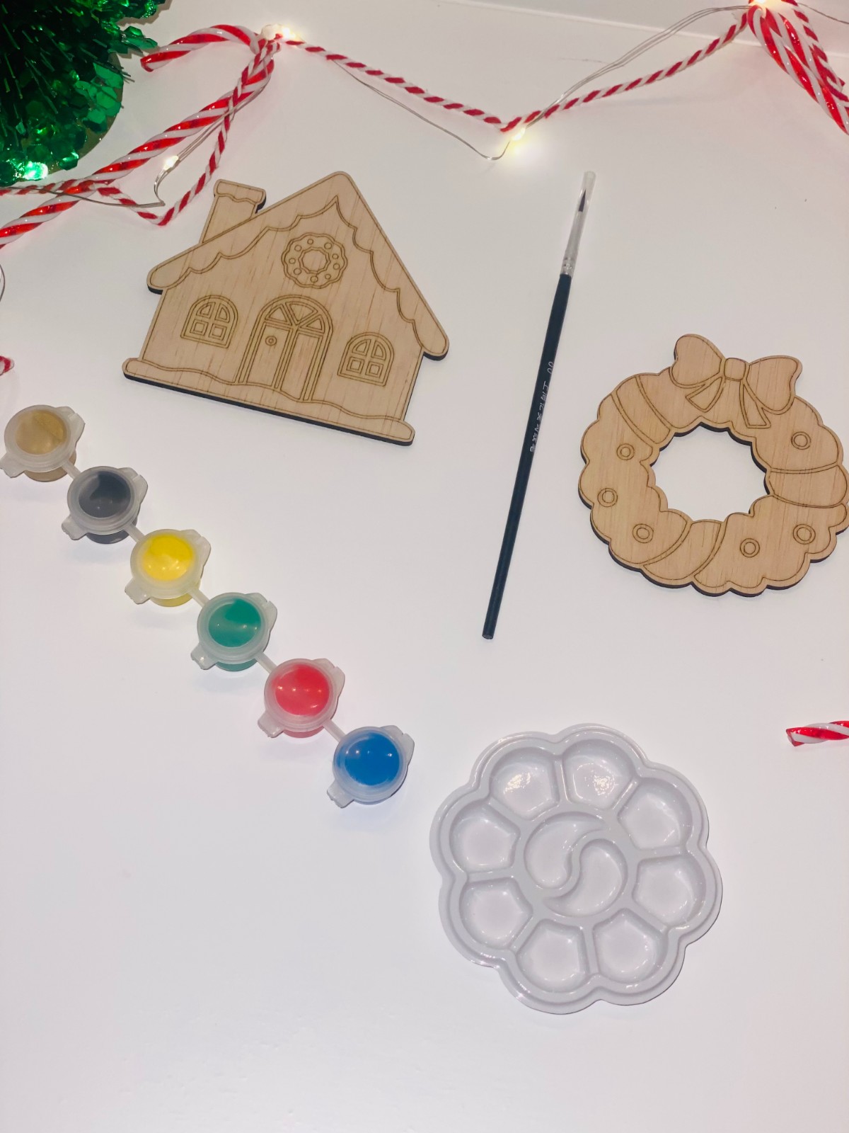 Kerstornament Knutselset – Inclusief Verf & Kwast – DIY Christmas… - 106128 Kerstornament Knutselset – Inclusief Verf & Kwast – DIY Christmas Craft Kit voor Kinderen – Creatief Cadeau – Crafted Creations