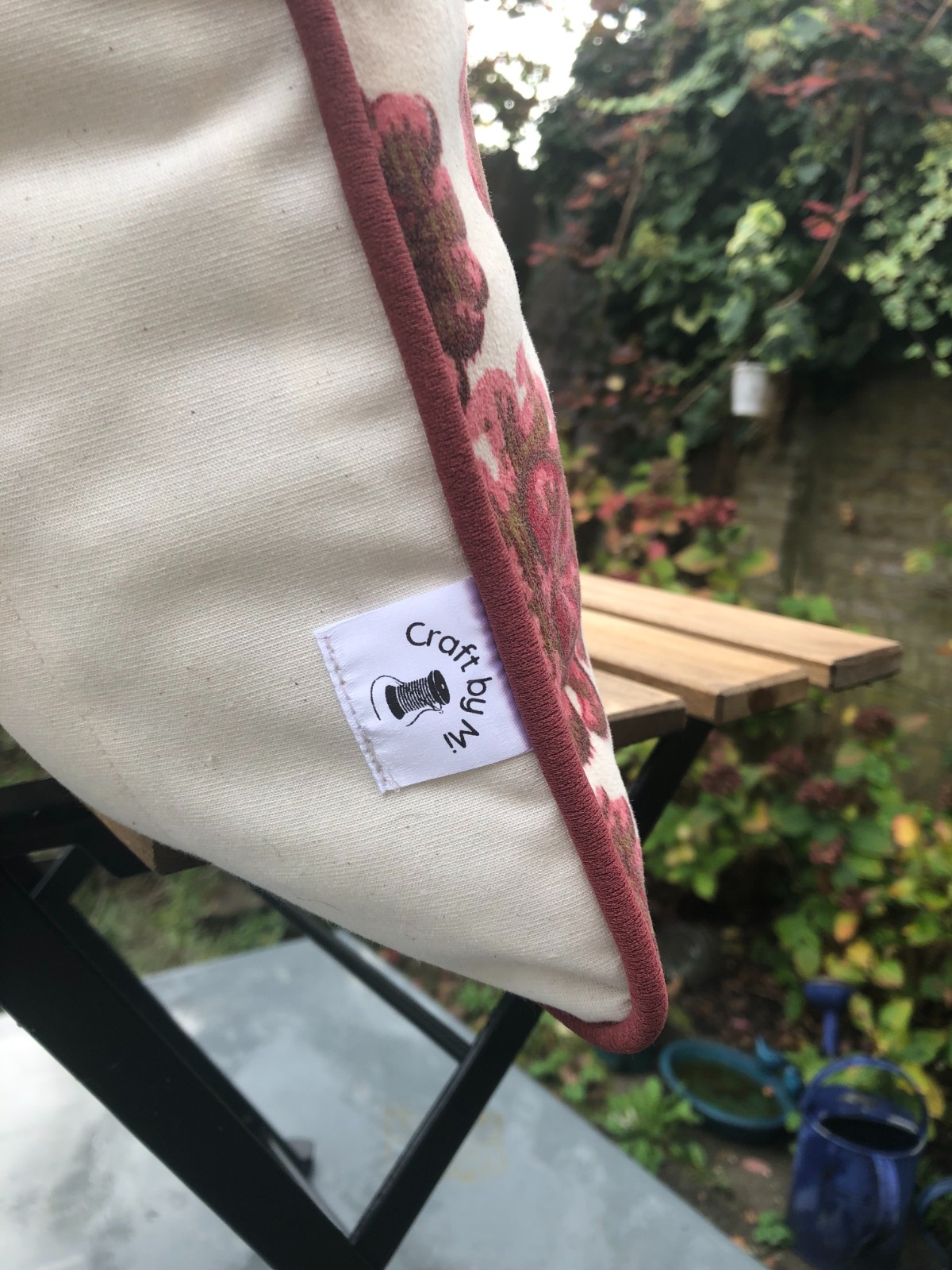 Kussen, sierkussen 40x60 cm van vintage stof, kleur écru en wijnrood, barok