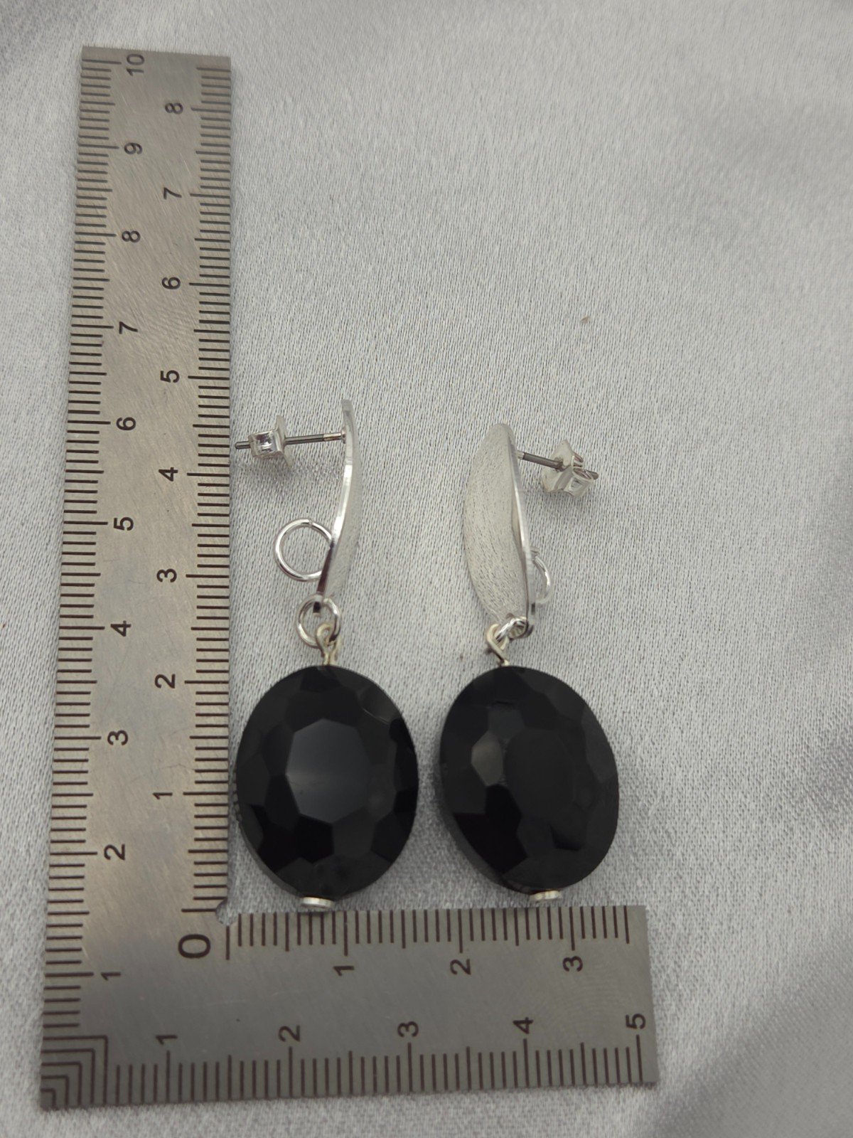 Oorbellen met zwarte kristalglas hanger
