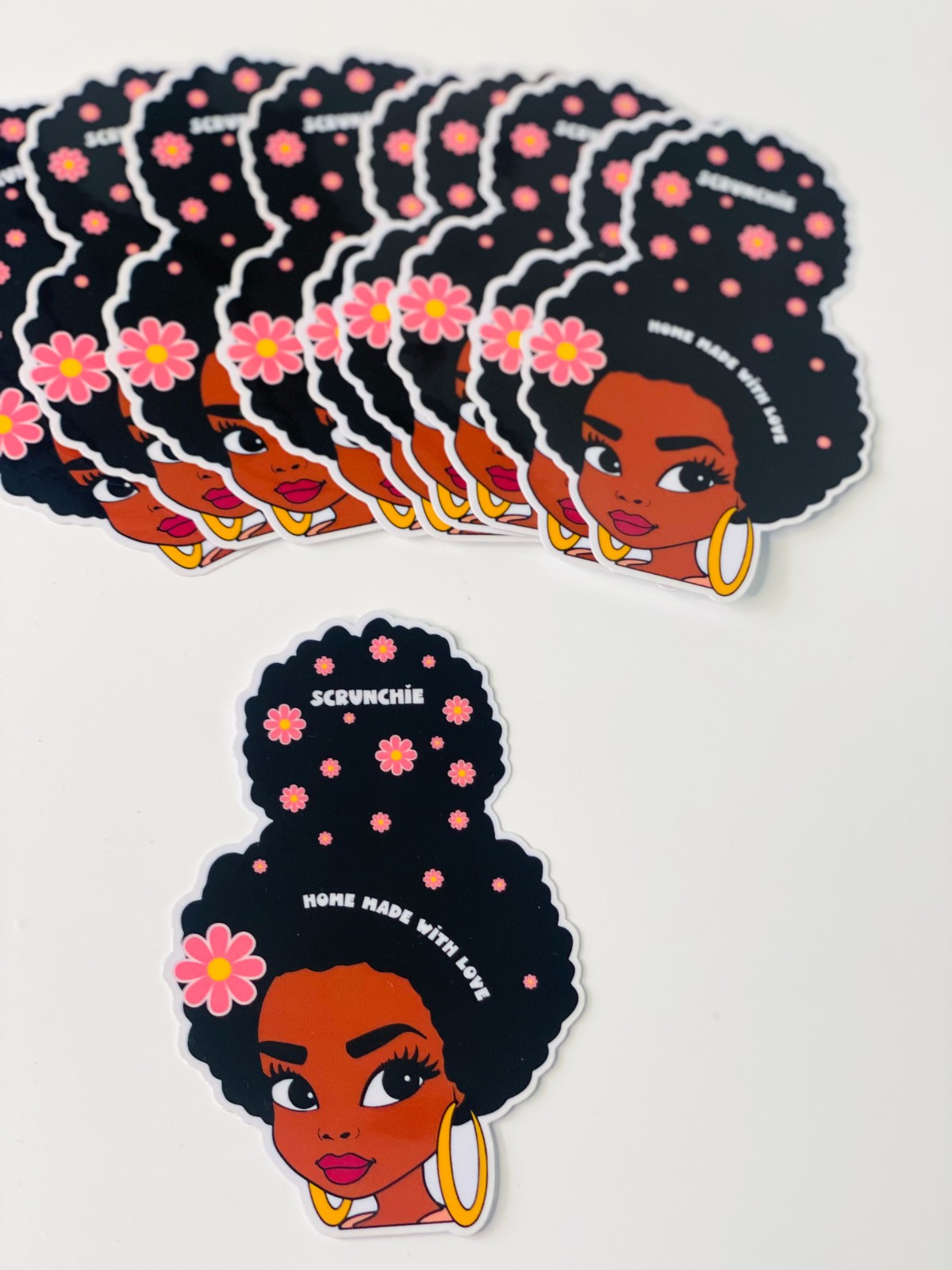 Scrunchie Houder Set van 10 – Afro Girl Design – Gelamineerd – Handgemaakt – Perfect voor Presentatie of Verkoop