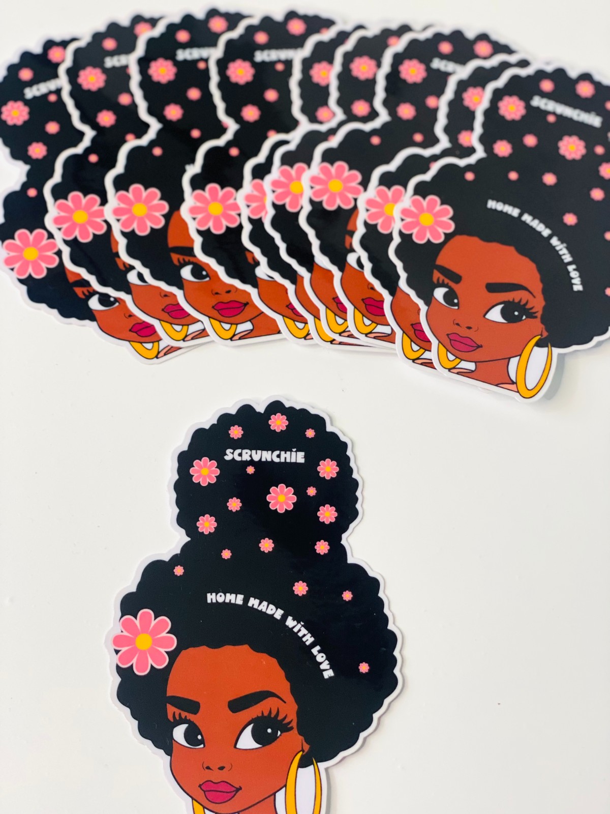 Scrunchie Houder Set van 10 – Afro Girl Design – Gelamineerd – Handgemaakt – Perfect voor Presentatie of Verkoop