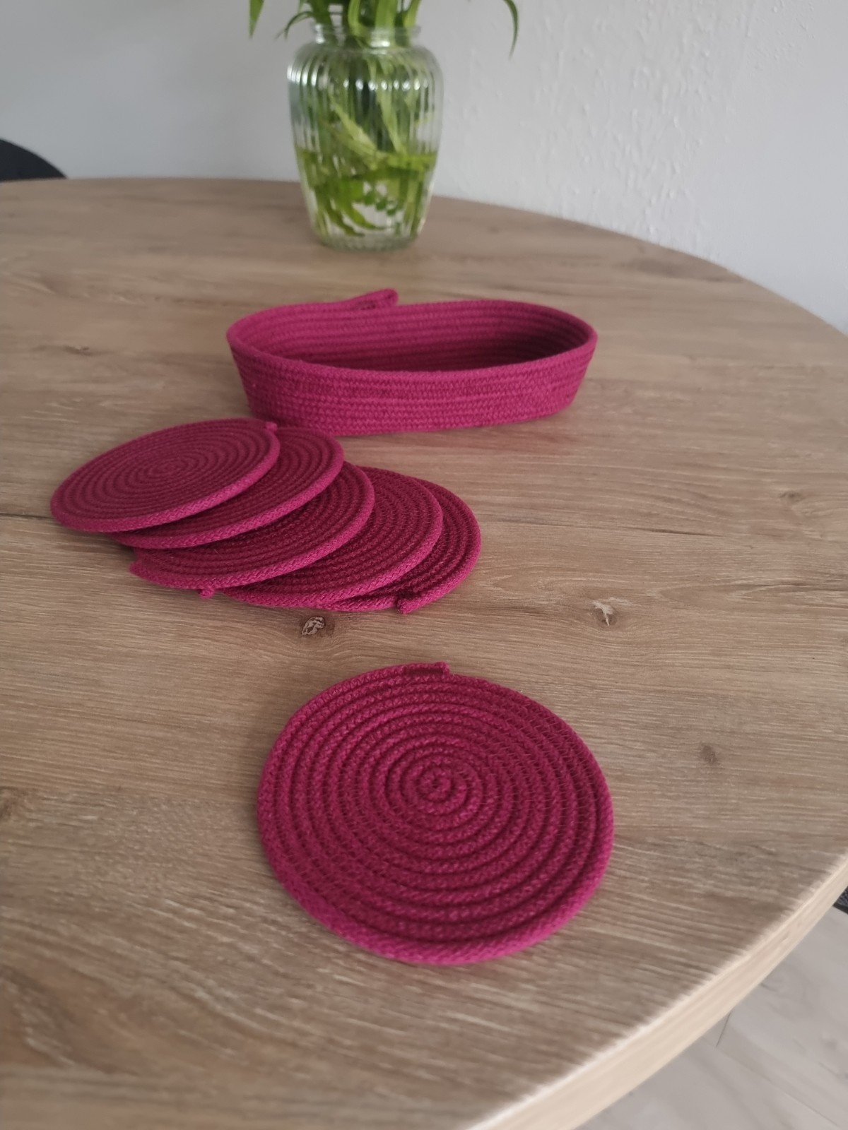 Set onderzetters met mandje – creëer een gezellig koffietentje