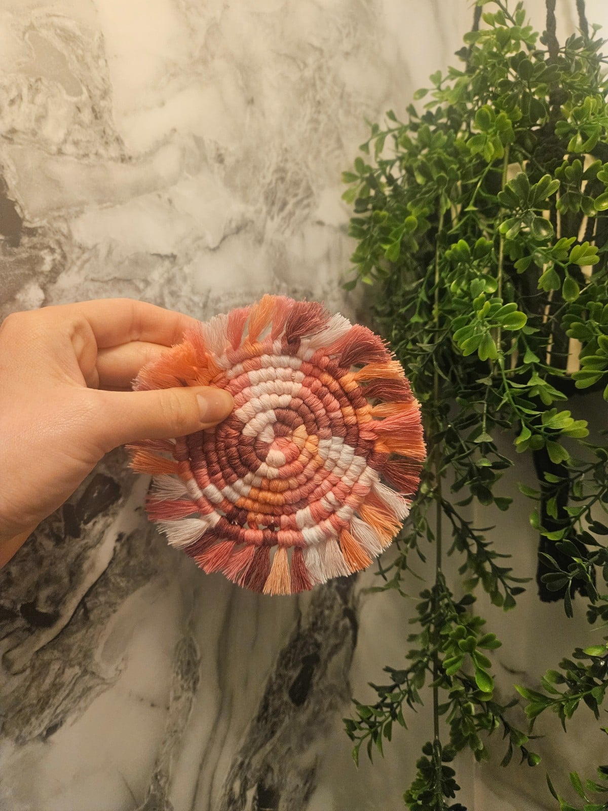 Gekleurde macramé onderzetter - 106546 Gekleurde macramé onderzetter