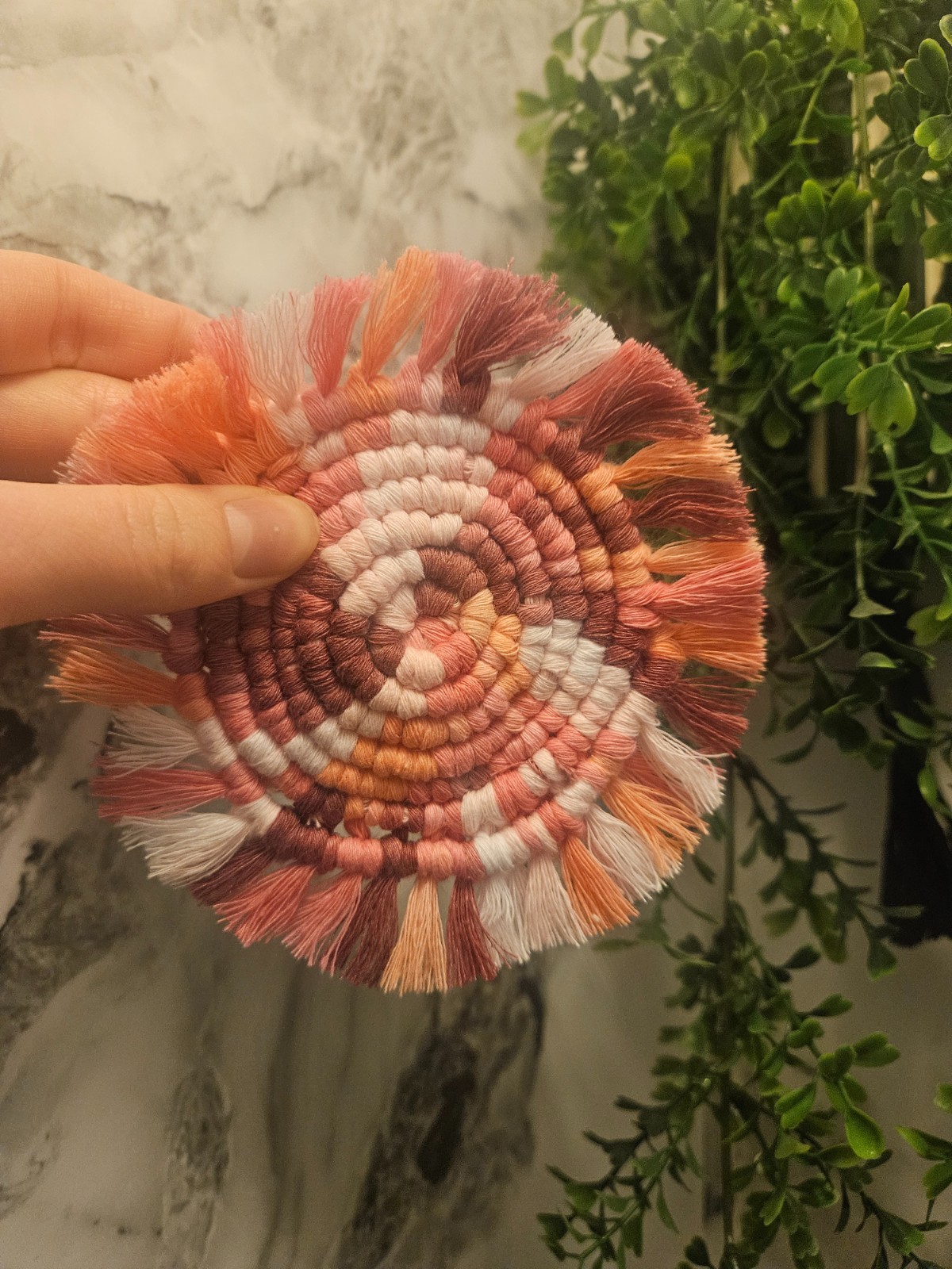 Gekleurde macramé onderzetter - 106547 Gekleurde macramé onderzetter