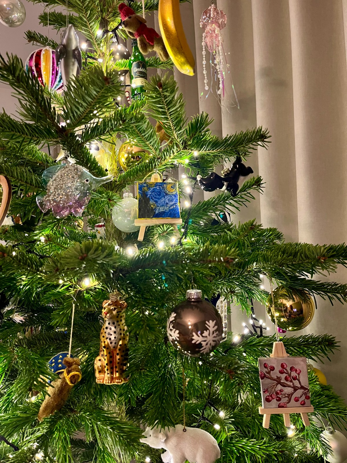 KUNSTBAL - Kerstbal aan tak - Handgeschilderd canvas voor in de kerst… - 106833 KUNSTBAL - Kerstbal aan tak - Handgeschilderd canvas voor in de kerstboom