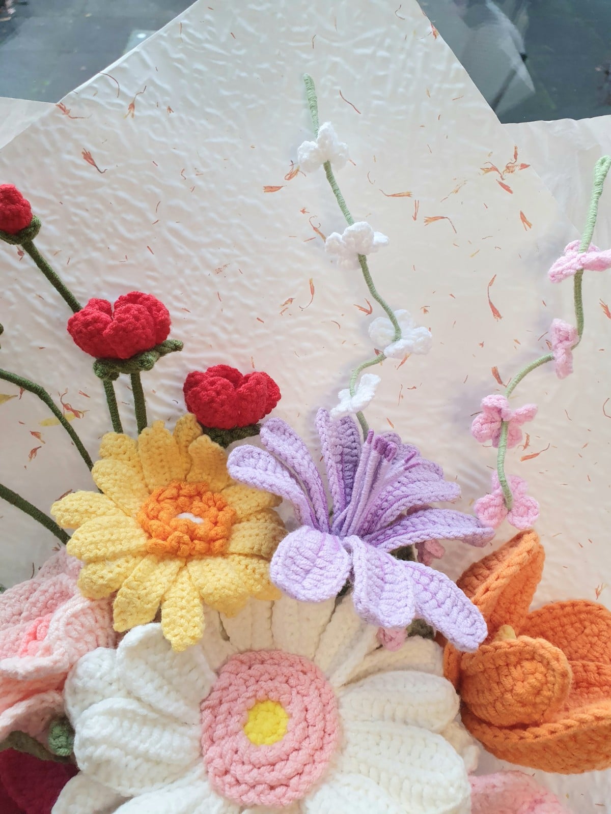 Kleurrijk Gehaakt Boeket – Ambachtelijk en Blijvend Mooi - 107133 Kleurrijk Gehaakt Boeket – Ambachtelijk en Blijvend Mooi