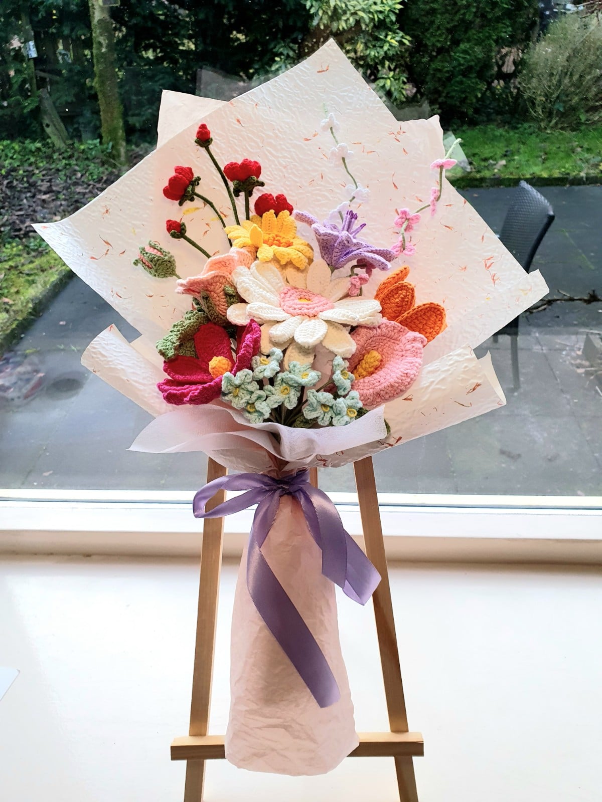 Kleurrijk Gehaakt Boeket – Ambachtelijk en Blijvend Mooi - 107136 Kleurrijk Gehaakt Boeket – Ambachtelijk en Blijvend Mooi