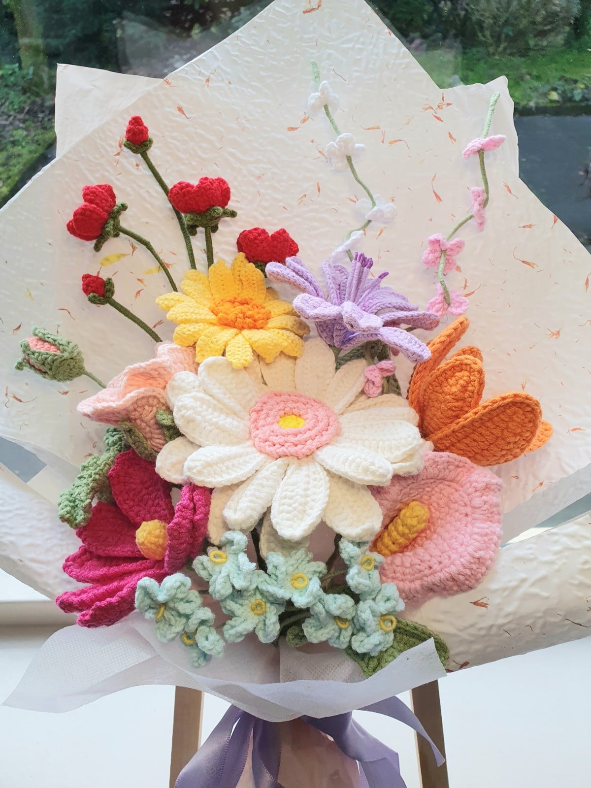 Kleurrijk Gehaakt Boeket – Ambachtelijk en Blijvend Mooi - 107139 Kleurrijk Gehaakt Boeket – Ambachtelijk en Blijvend Mooi