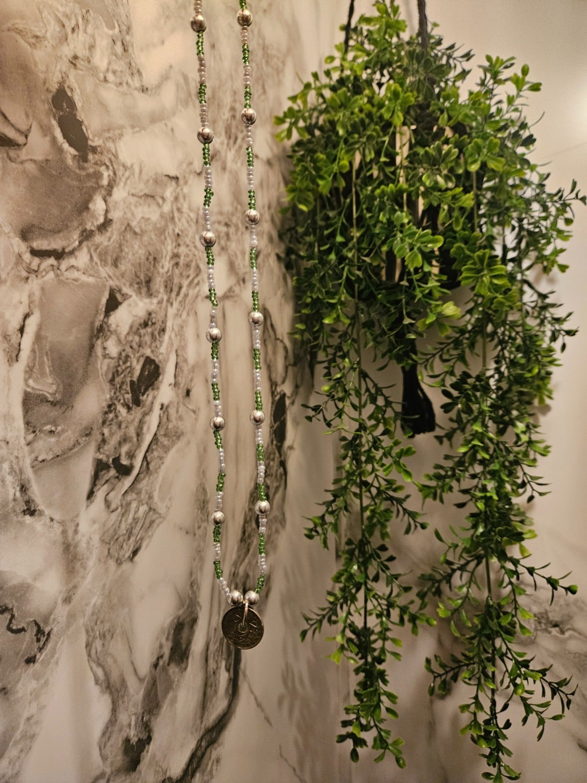 Kralenketting met muntje - 108423 Kralenketting met muntje