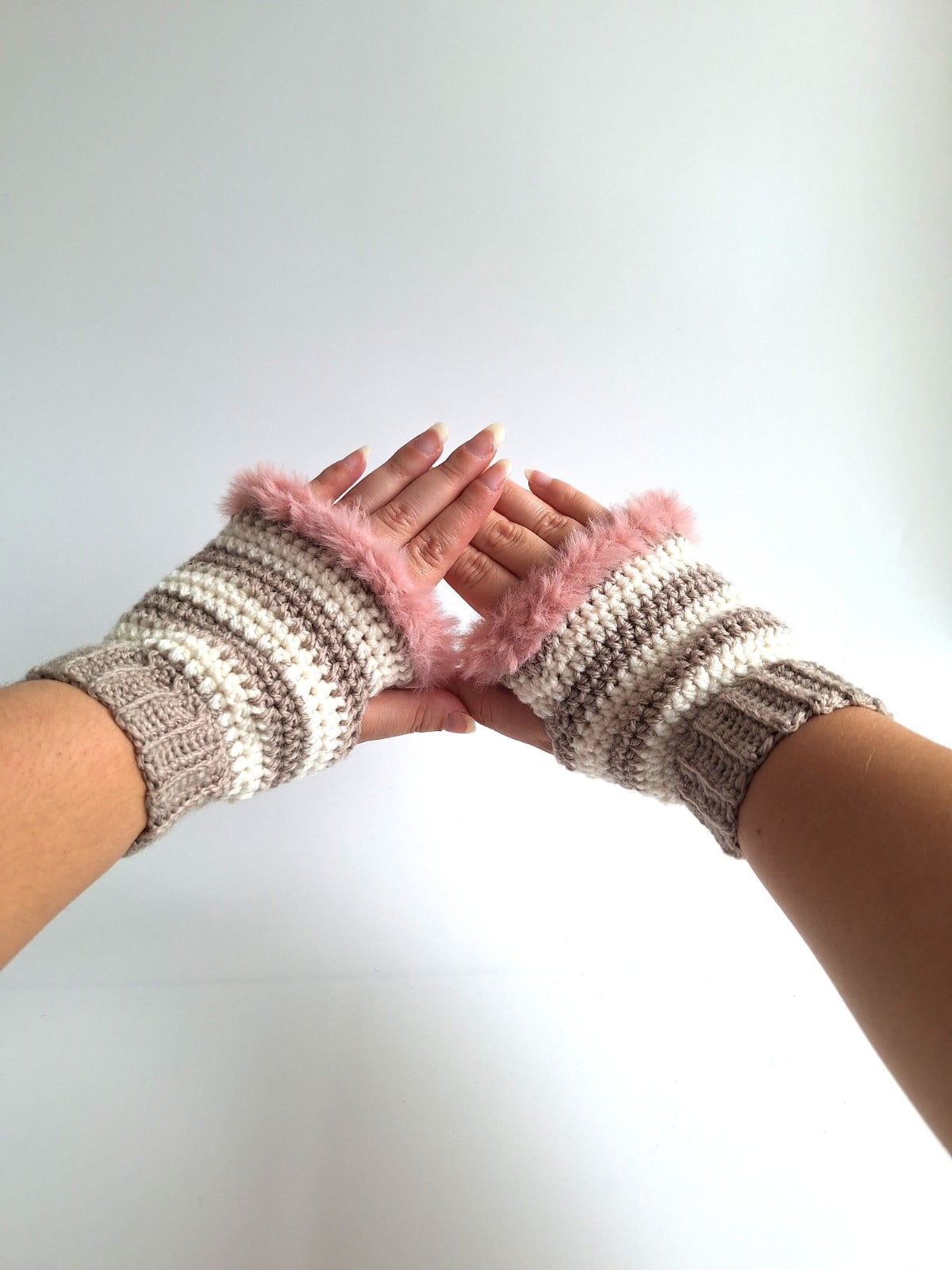 Gehaakte handschoenen - gehaakte vingerloze handschoenen | Beige, cr… - 99187 Gehaakte handschoenen - gehaakte vingerloze handschoenen | Beige, crème en poeder roze