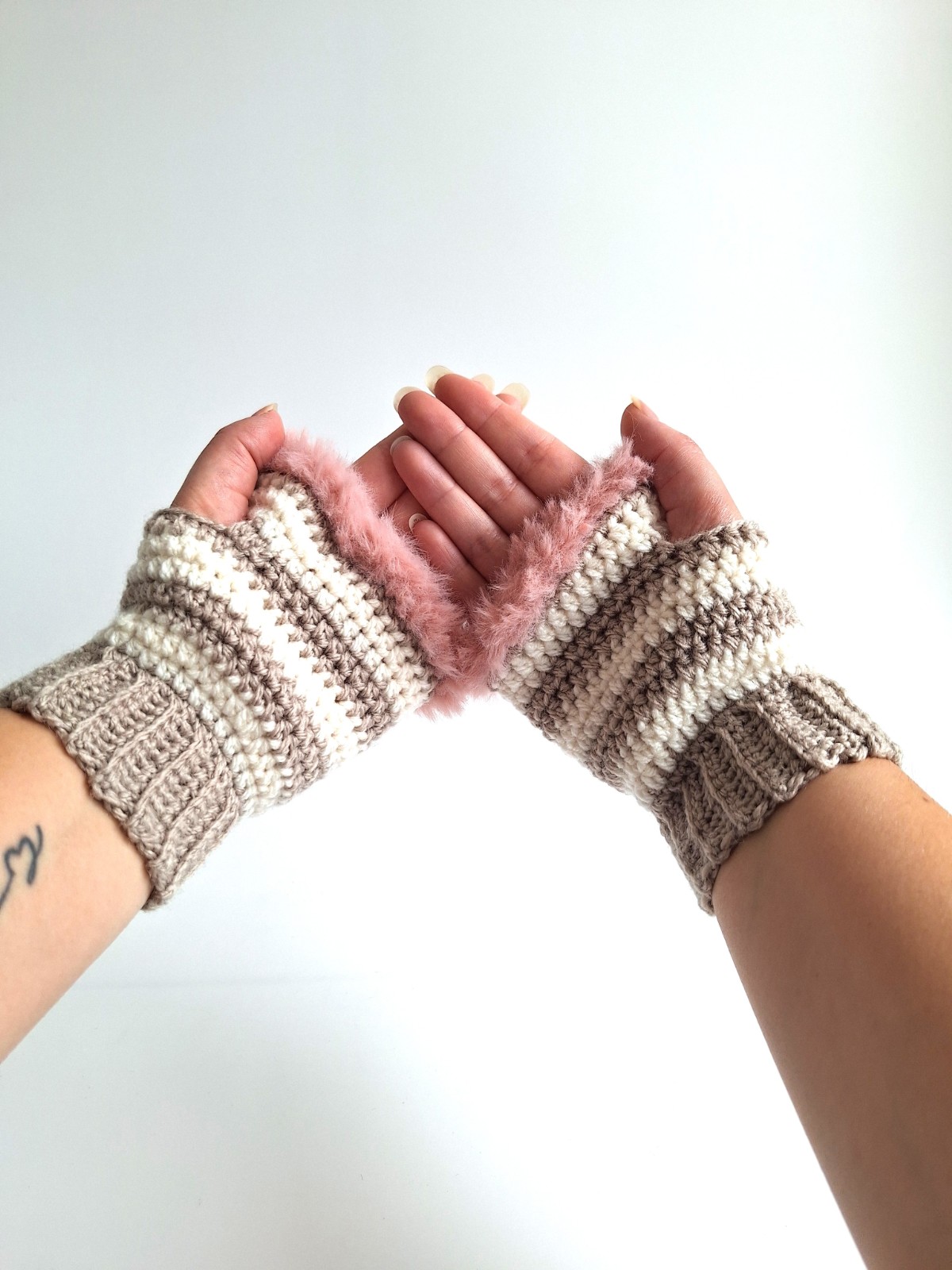 Gehaakte handschoenen - gehaakte vingerloze handschoenen | Beige, cr… - 99192 Gehaakte handschoenen - gehaakte vingerloze handschoenen | Beige, crème en poeder roze