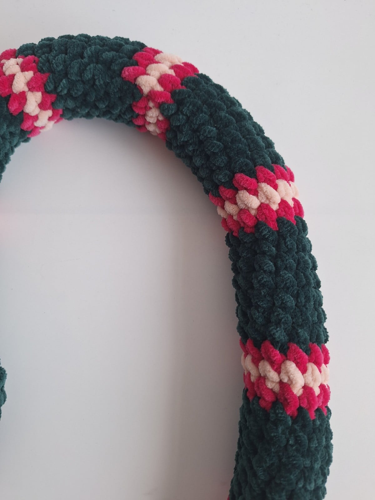 Gehaakte knuffel slang | Donkergroen, knalroze en lichtroze