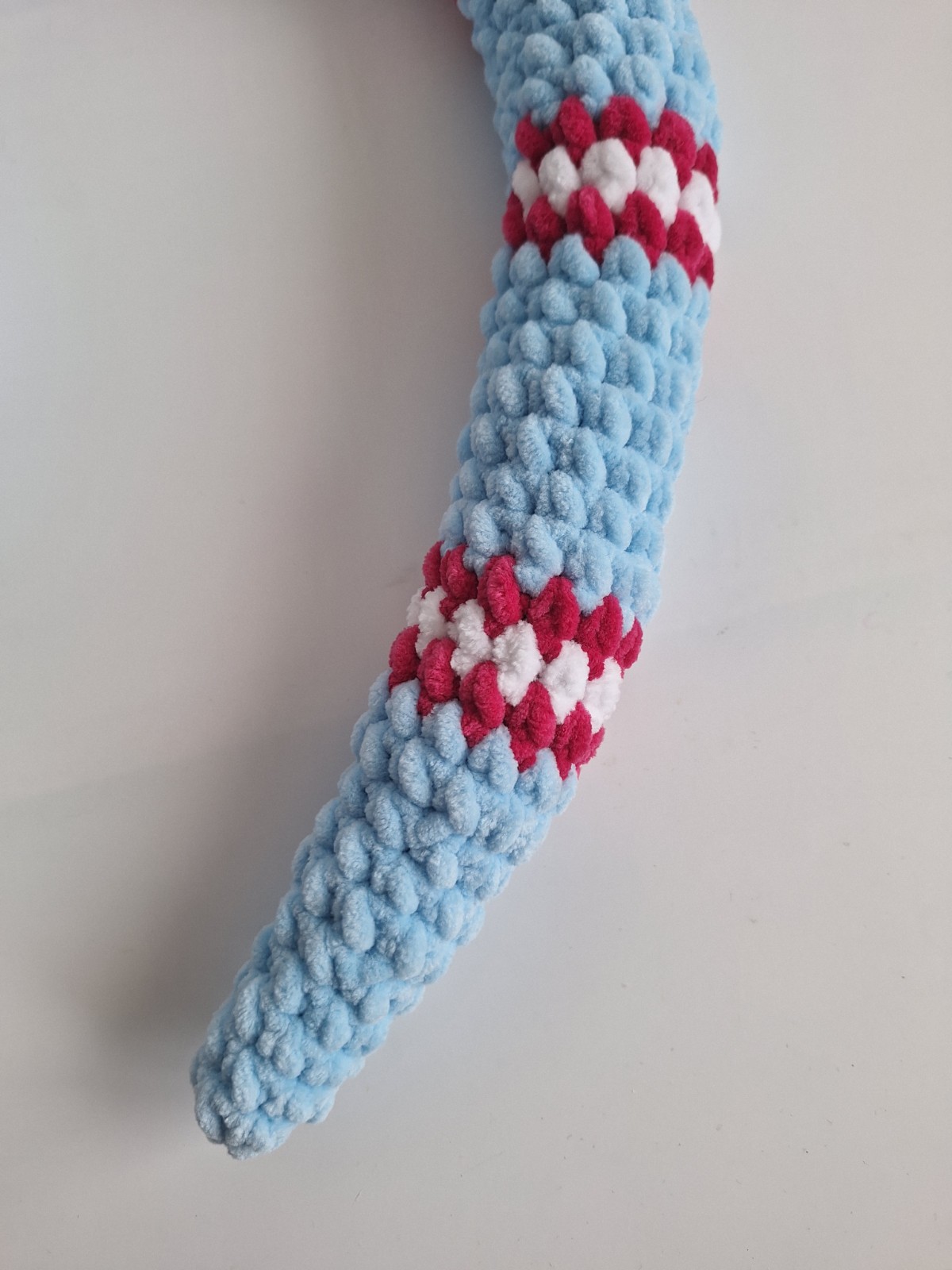 Gehaakte knuffel | Lichtblauw, knalroze en wit - 110489 Gehaakte knuffel slang | Lichtblauw, knalroze en wit