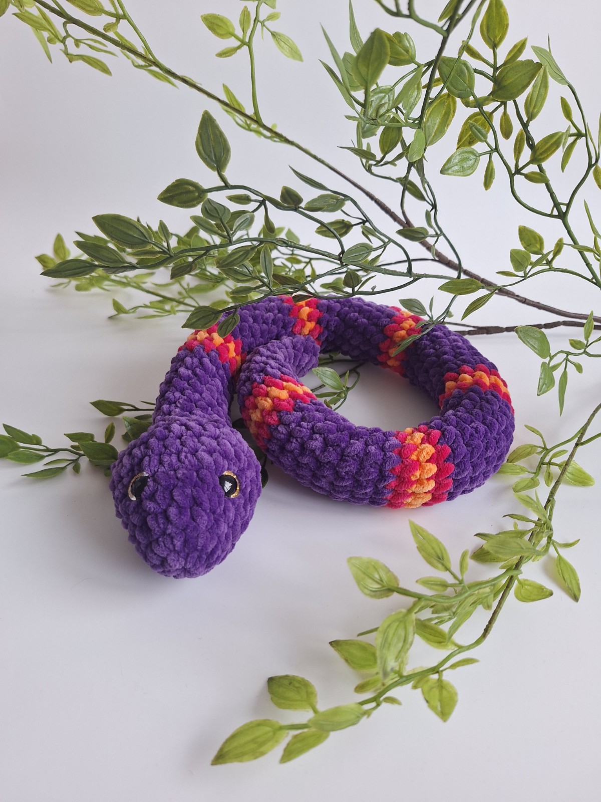 Gehaakte knuffel | Paars, knalroze en oranje slang - 110448 Gehaakte knuffel slang | Paars, knalroze en oranje