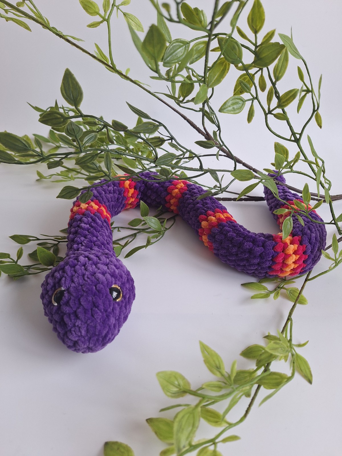 Gehaakte knuffel | Paars, knalroze en oranje slang - 110450 Gehaakte knuffel slang | Paars, knalroze en oranje