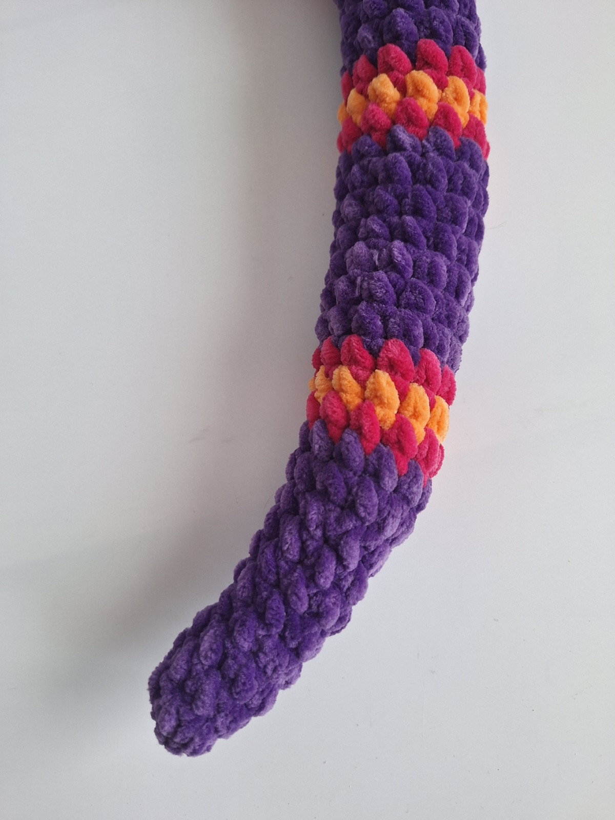 Gehaakte knuffel | Paars, knalroze en oranje slang - 110454 Gehaakte knuffel slang | Paars, knalroze en oranje