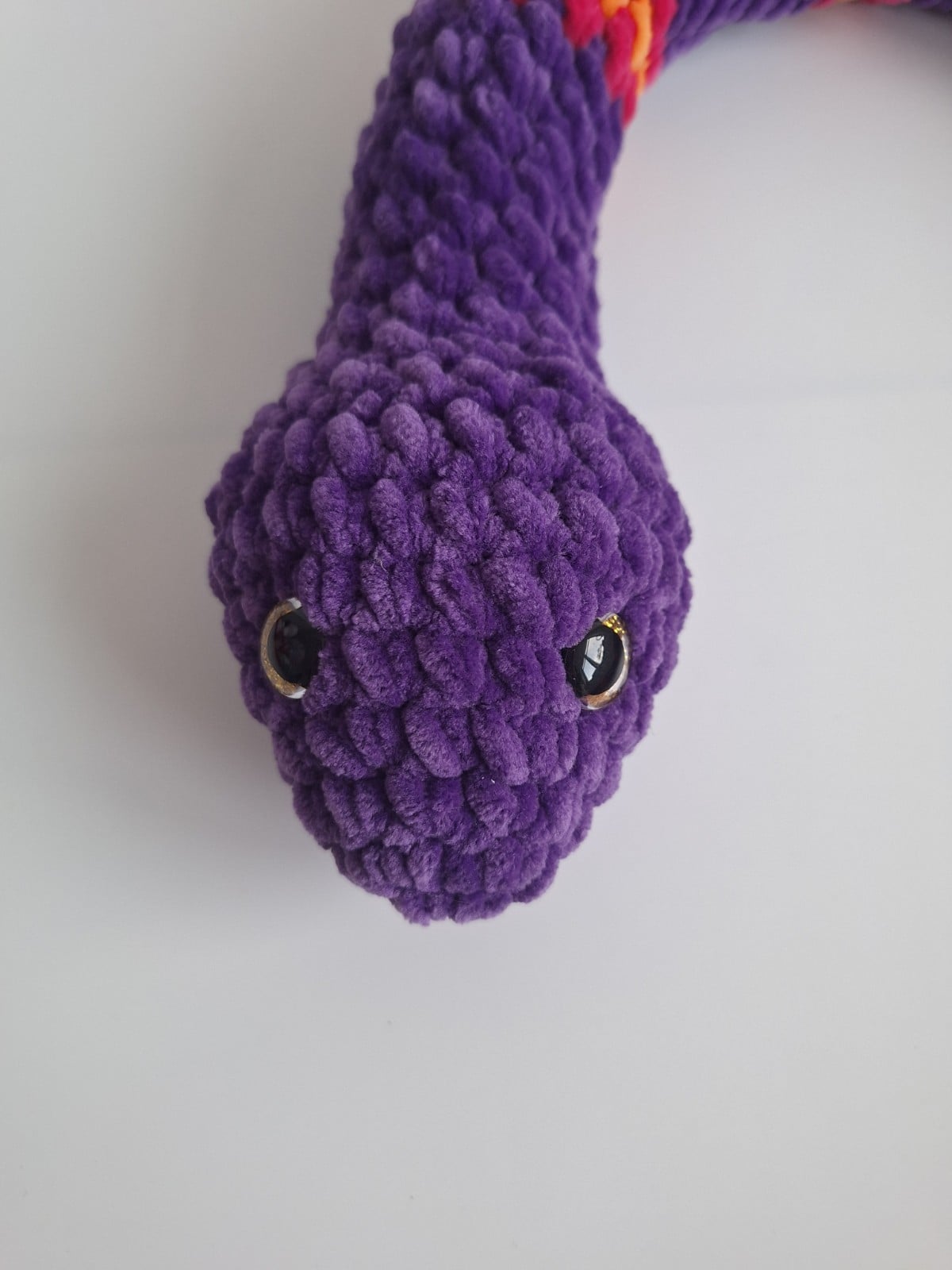 Gehaakte knuffel | Paars, knalroze en oranje slang - 110455 Gehaakte knuffel slang | Paars, knalroze en oranje