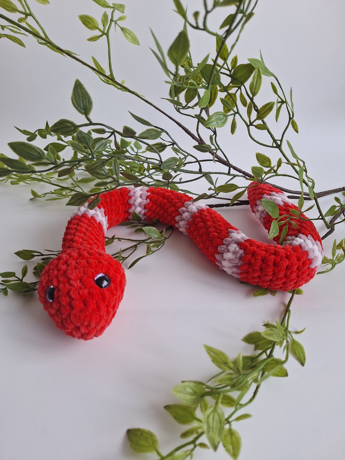 Gehaakte knuffel slang | Rood, lila en lichtroze