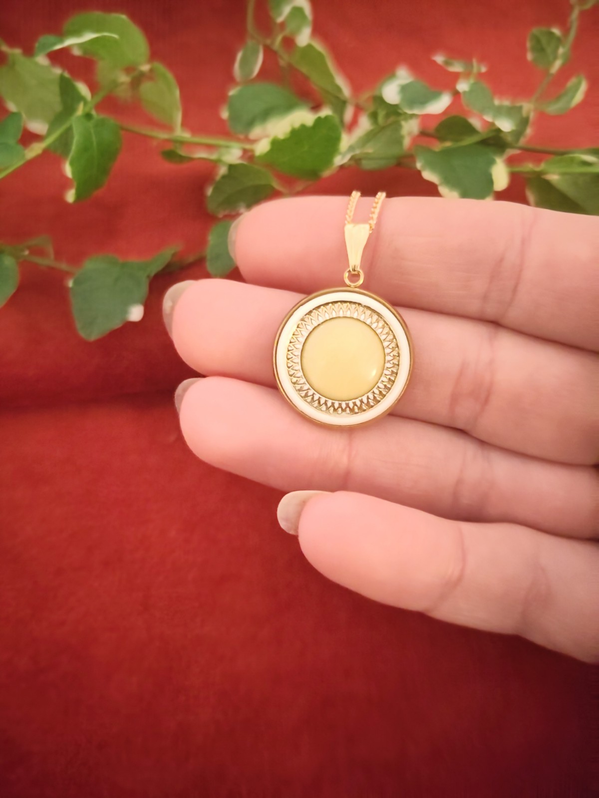 Gouden ketting met vintage hanger | mid century glamour | 1960s