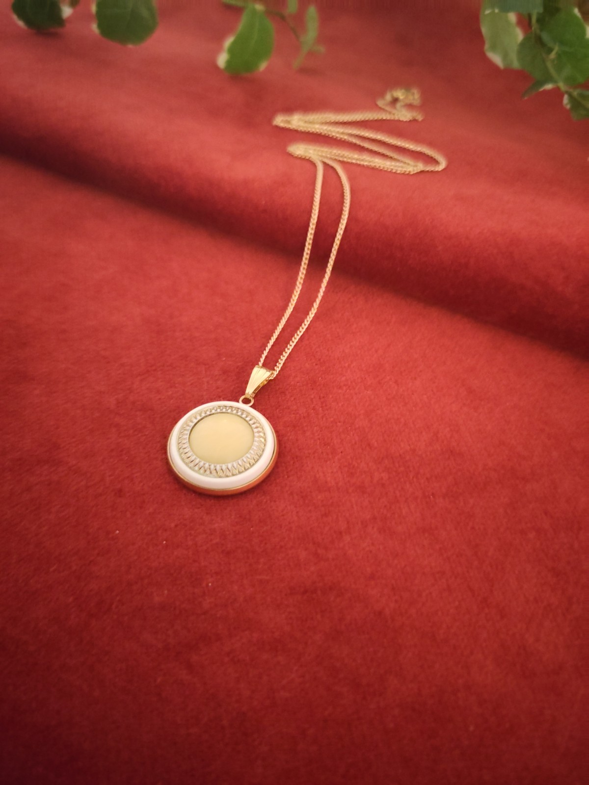 Gouden ketting met vintage hanger | mid century glamour | 1960s