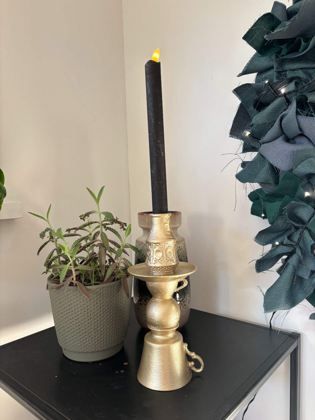 Goudkleurige originele handgemaakte kandelaar