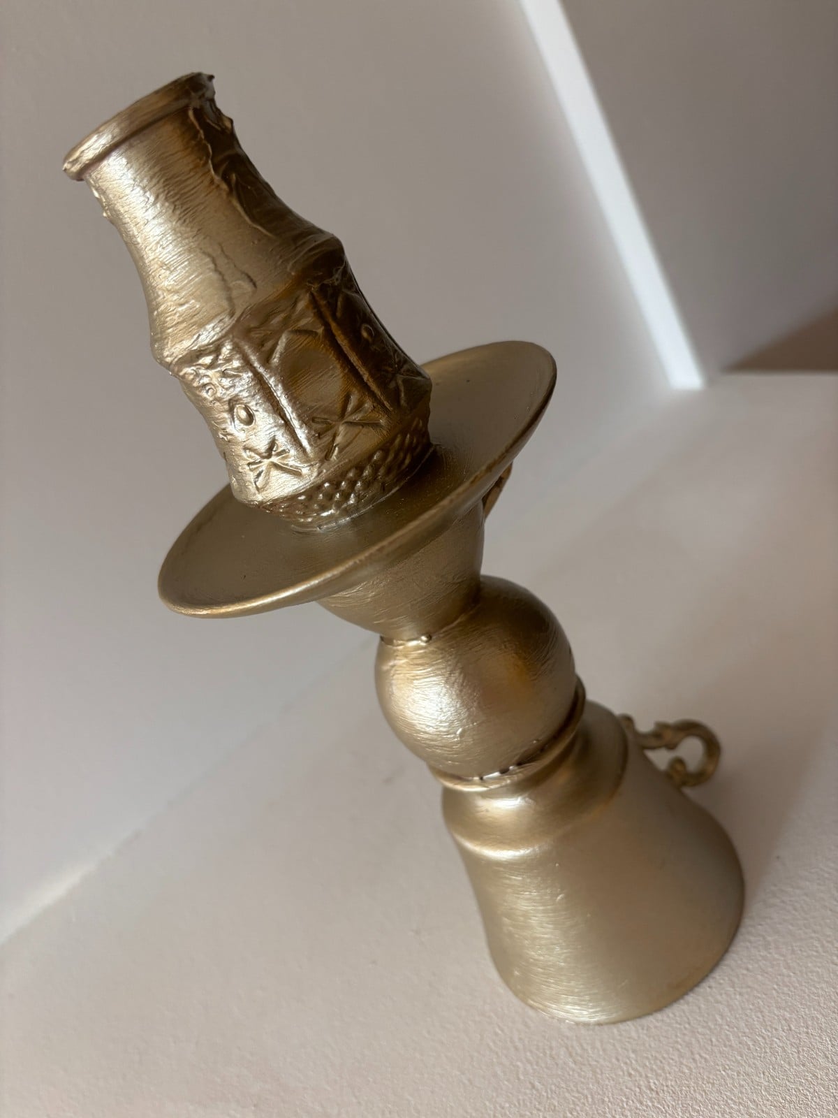 Goudkleurige originele handgemaakte kandelaar