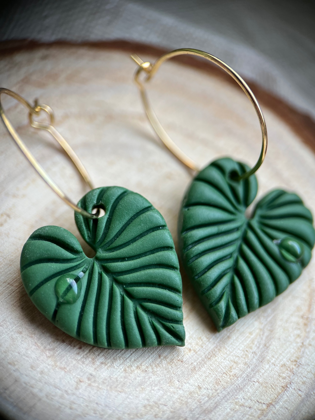 Handgemaakte blad oorbellen met hoepel - 110696 Handgemaakte blad oorbellen met hoepel