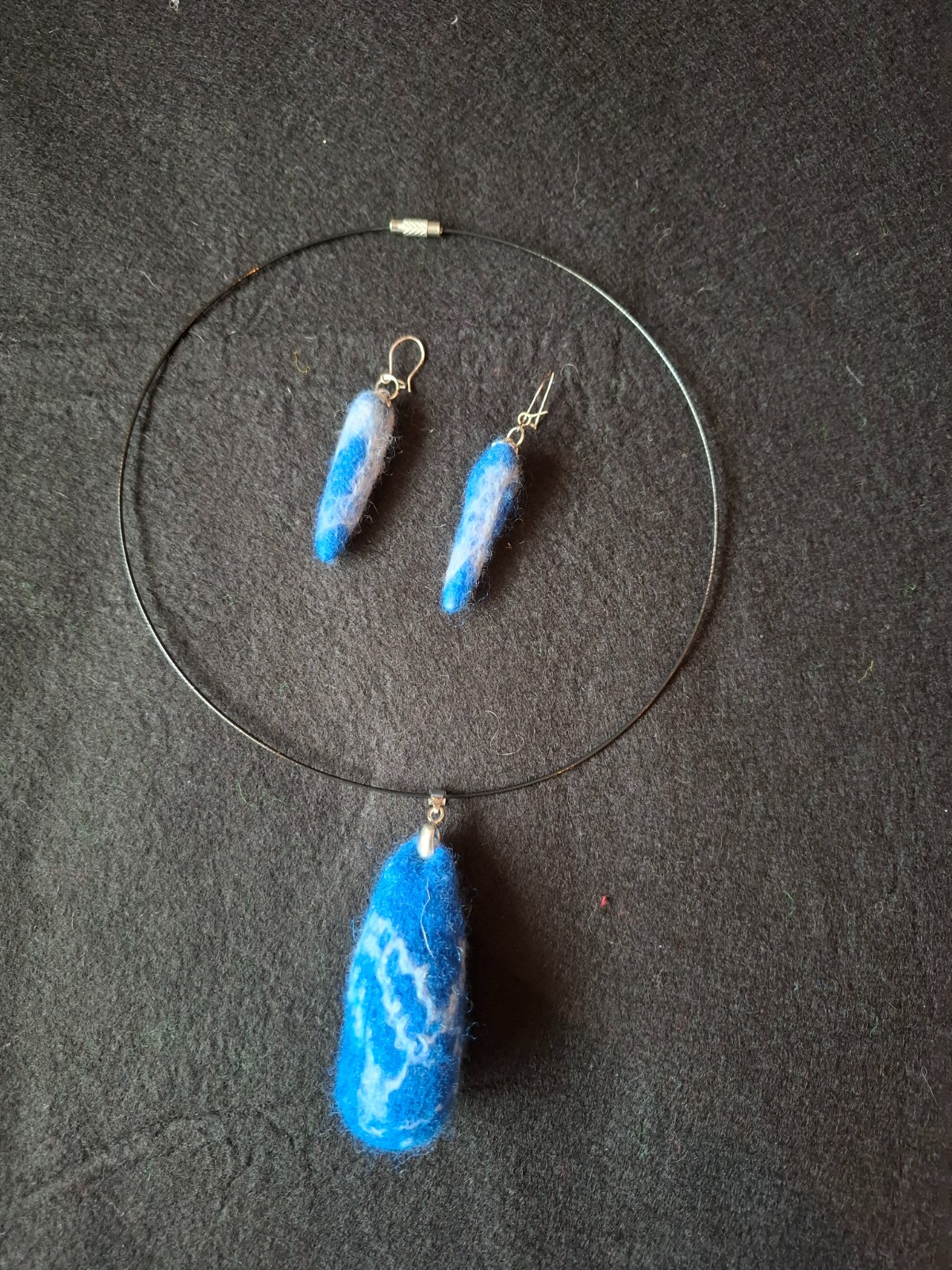 "Arctic Breeze" – Handgevilte Sieradenset in Ijsblauw