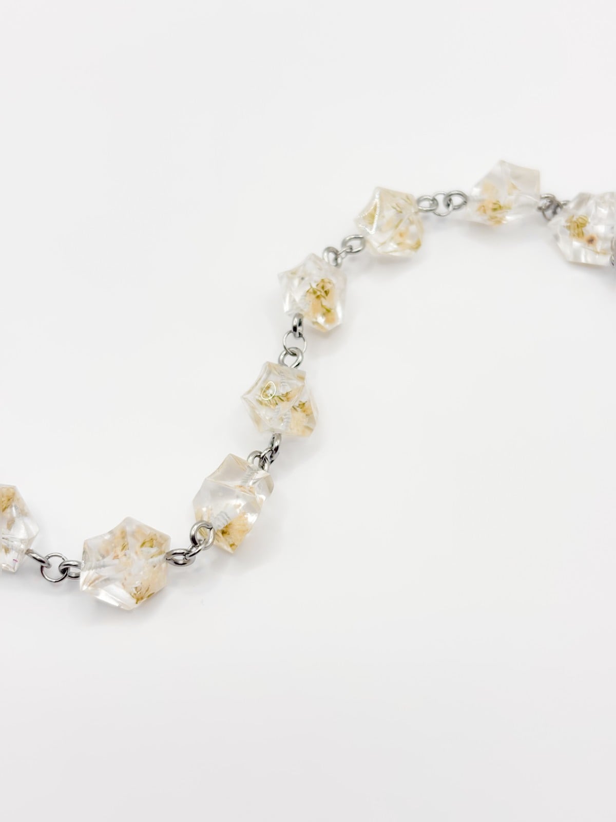 Armband met Kristalvormige Hangers Gevuld met Echt Gipskruid (The Classics)