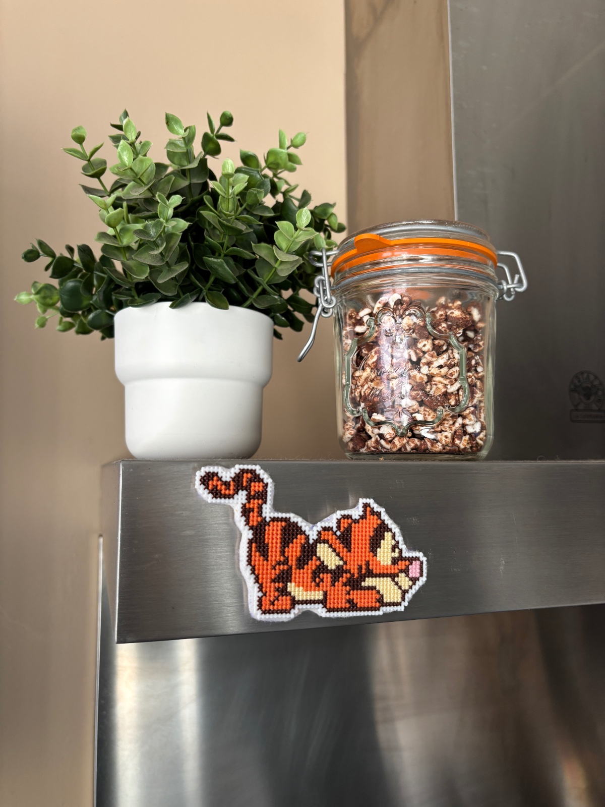 Handgeborduurde Tijgertje magneet - 113130 Handgeborduurde Tijgertje magneet